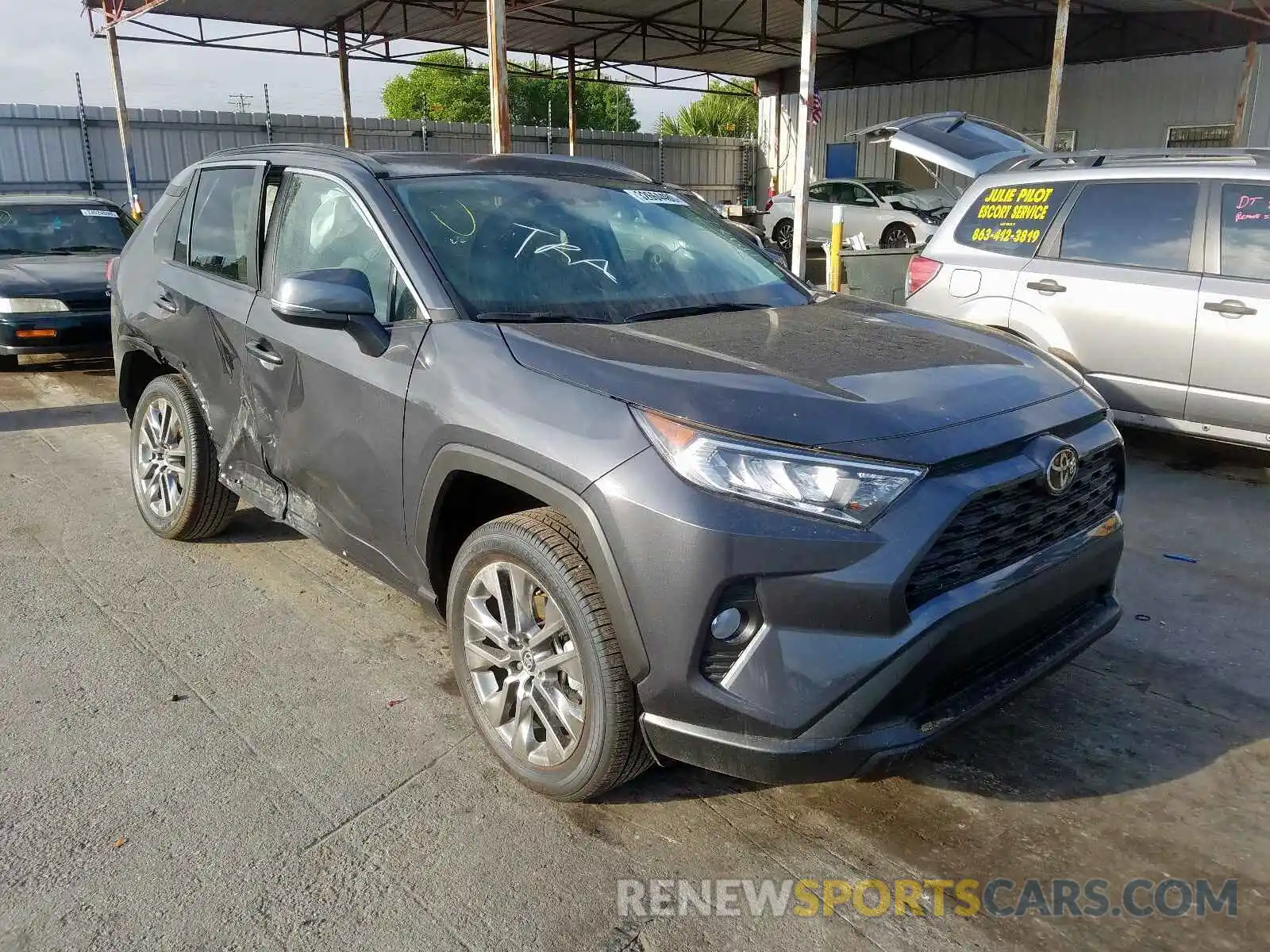 1 Photograph of a damaged car 2T3C1RFV7LW065381 TOYOTA RAV4 2020