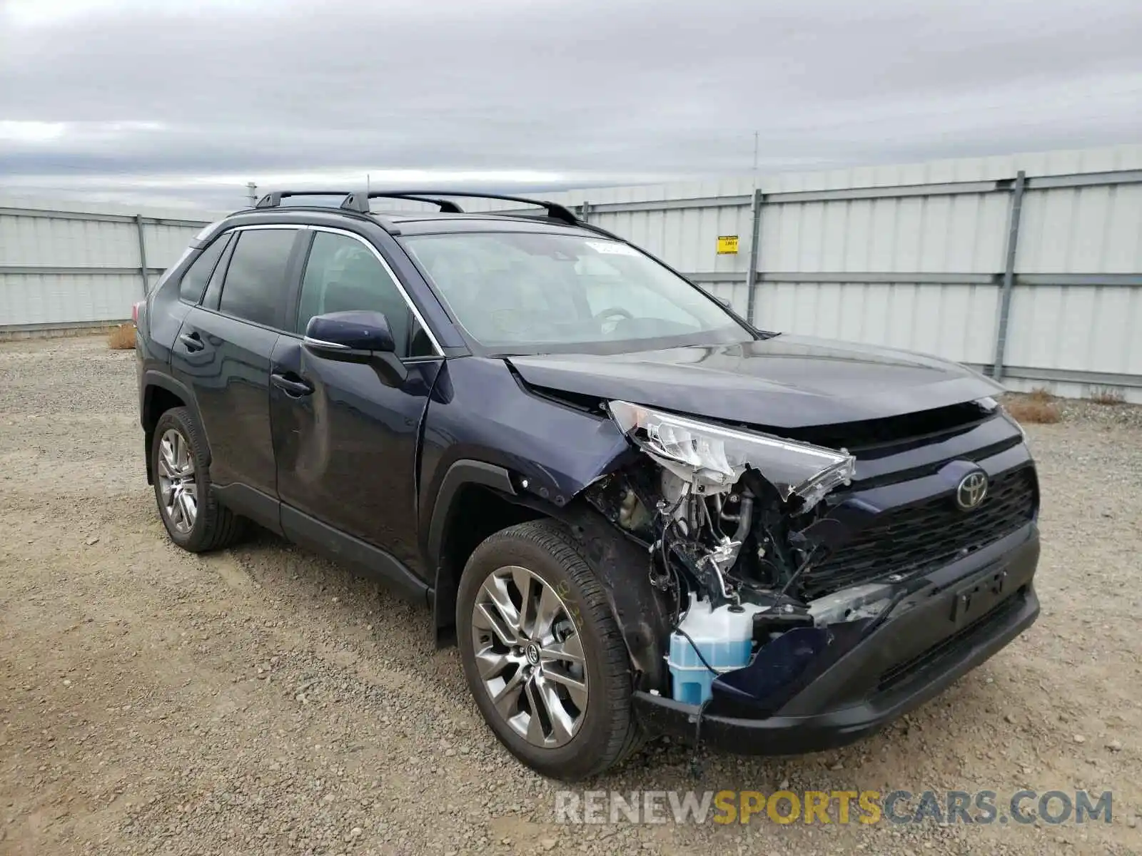 1 Photograph of a damaged car 2T3C1RFV7LW068118 TOYOTA RAV4 2020