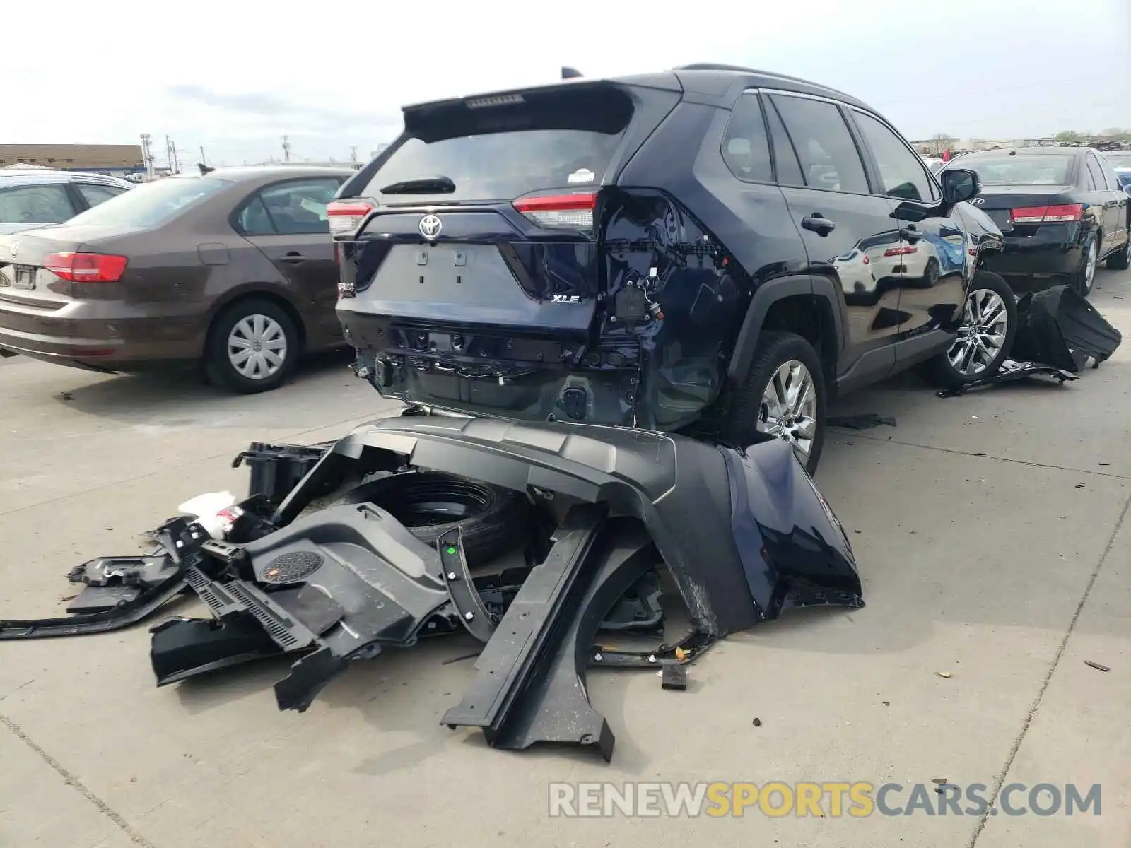 4 Photograph of a damaged car 2T3C1RFV7LW087588 TOYOTA RAV4 2020