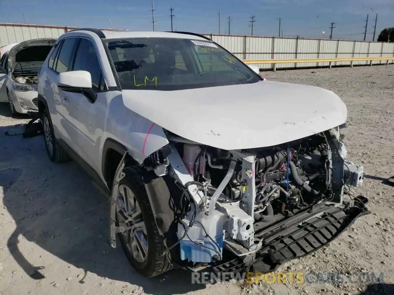 1 Photograph of a damaged car 2T3C1RFV7LW098879 TOYOTA RAV4 2020