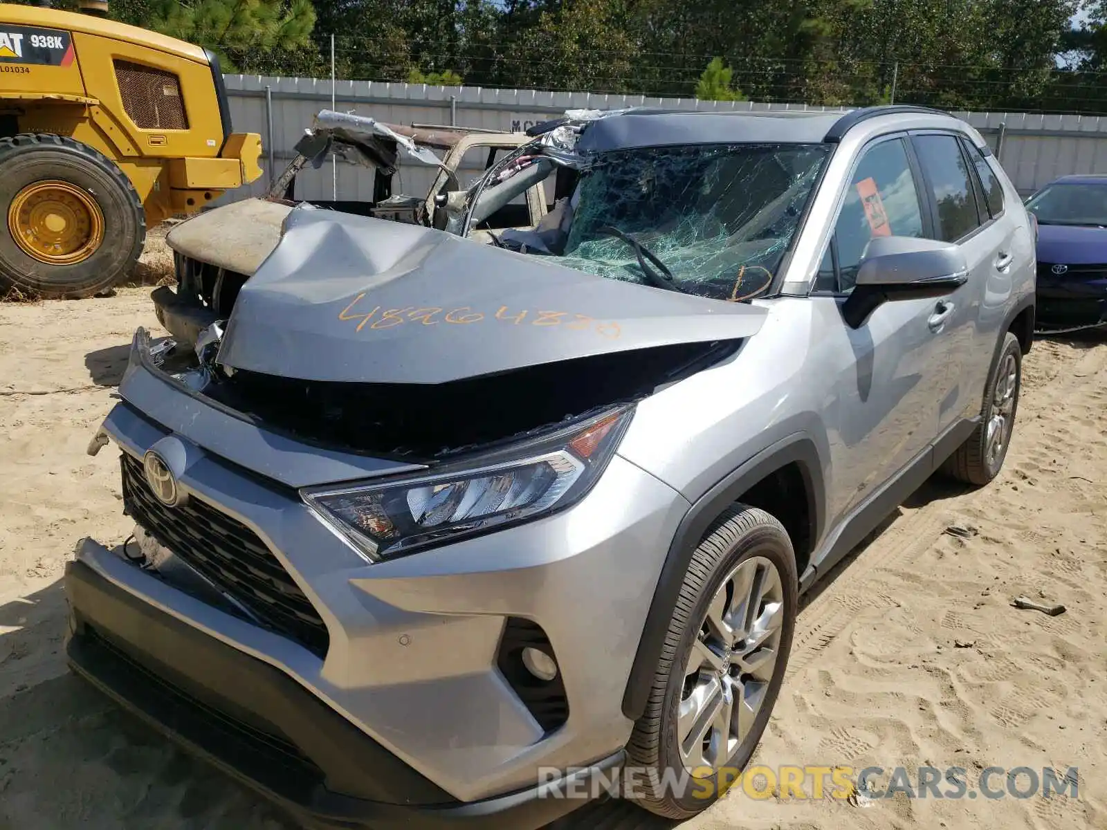 2 Фотография поврежденного автомобиля 2T3C1RFV8LC042113 TOYOTA RAV4 2020