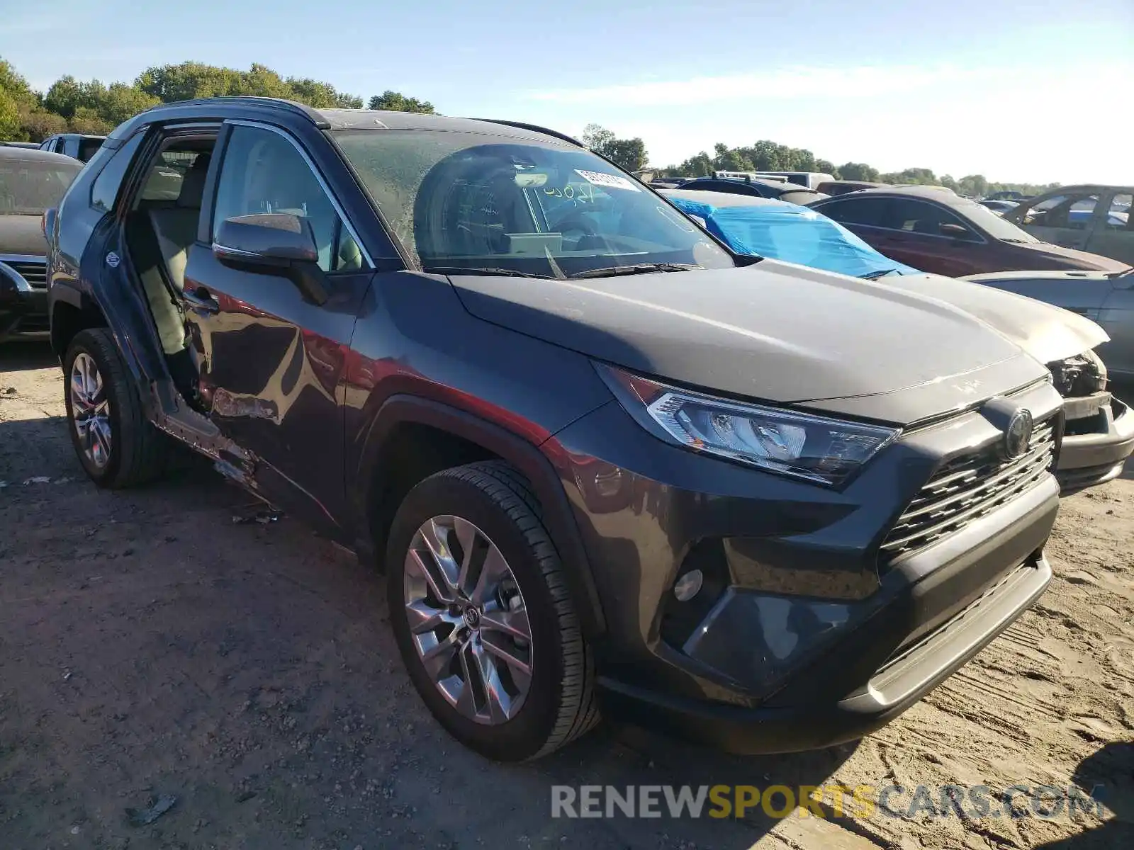 1 Photograph of a damaged car 2T3C1RFV8LC068744 TOYOTA RAV4 2020