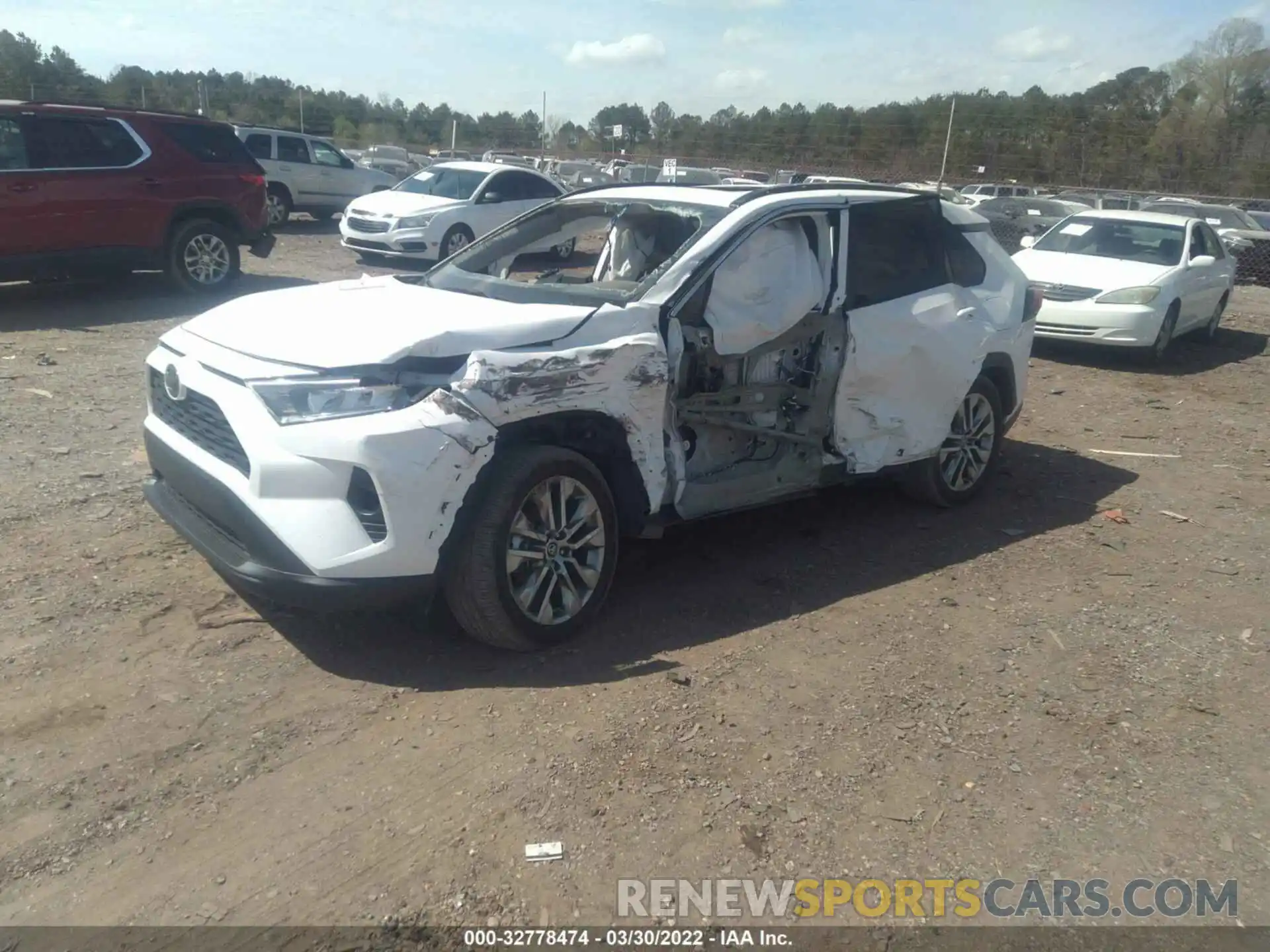 2 Photograph of a damaged car 2T3C1RFV8LC082630 TOYOTA RAV4 2020