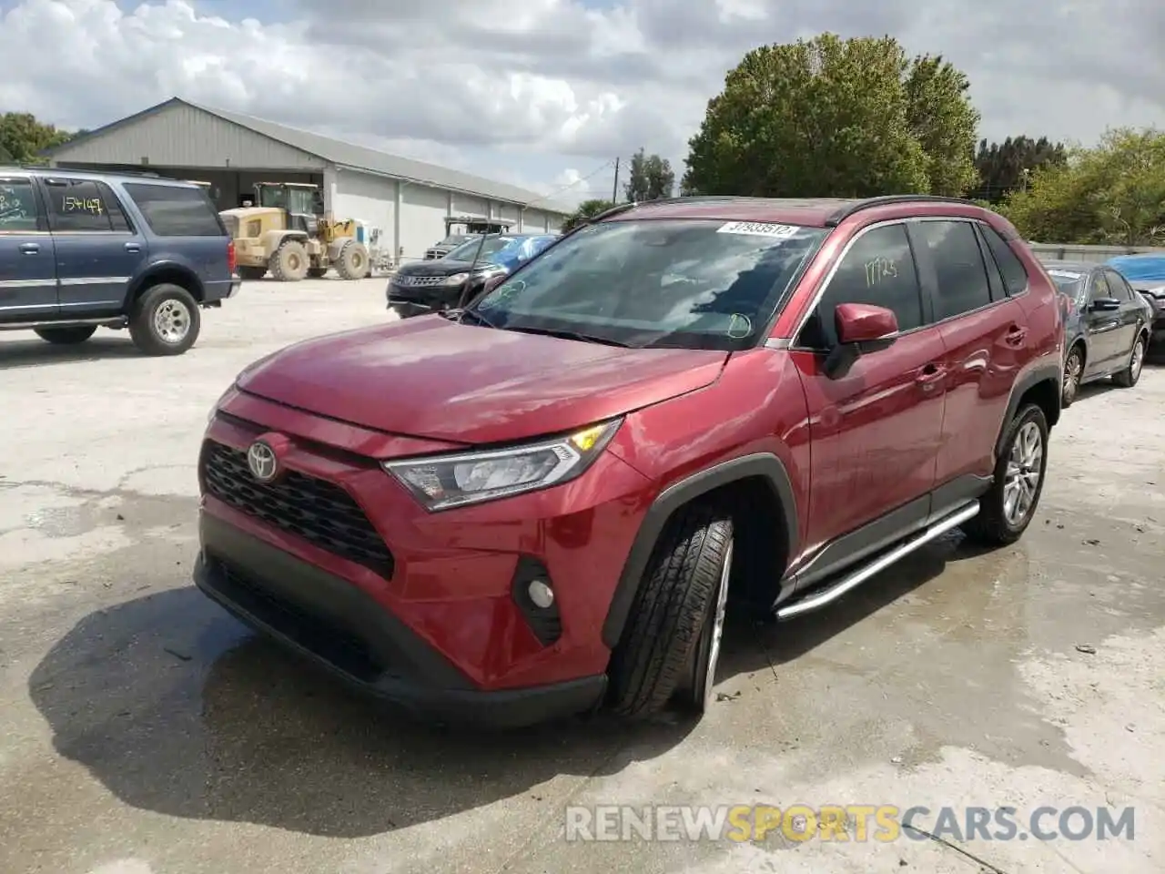 2 Photograph of a damaged car 2T3C1RFV8LW059850 TOYOTA RAV4 2020