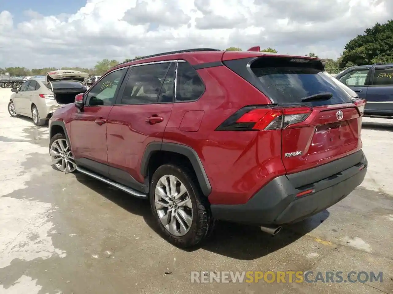 3 Photograph of a damaged car 2T3C1RFV8LW059850 TOYOTA RAV4 2020