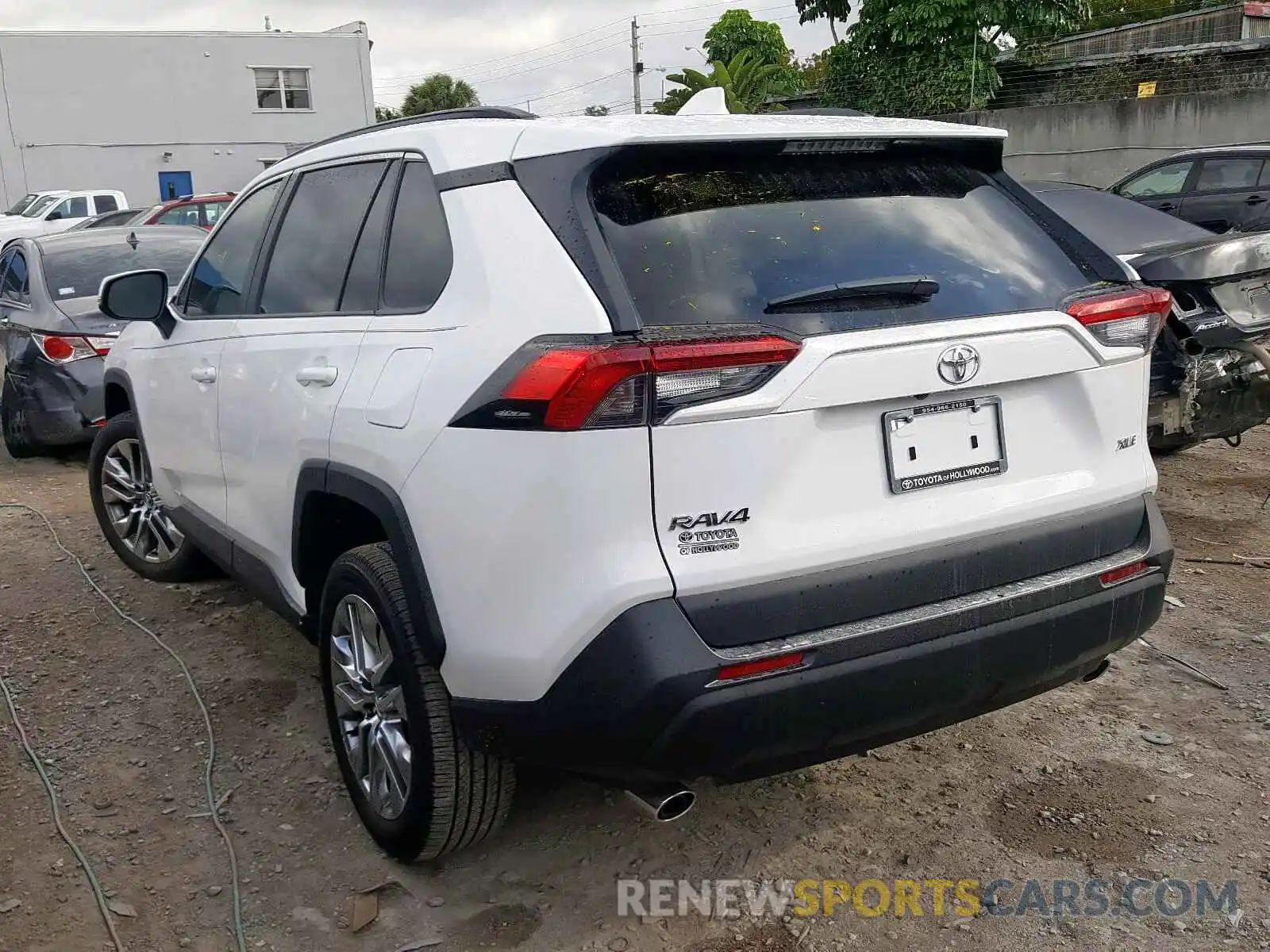 3 Photograph of a damaged car 2T3C1RFV8LW062571 TOYOTA RAV4 2020