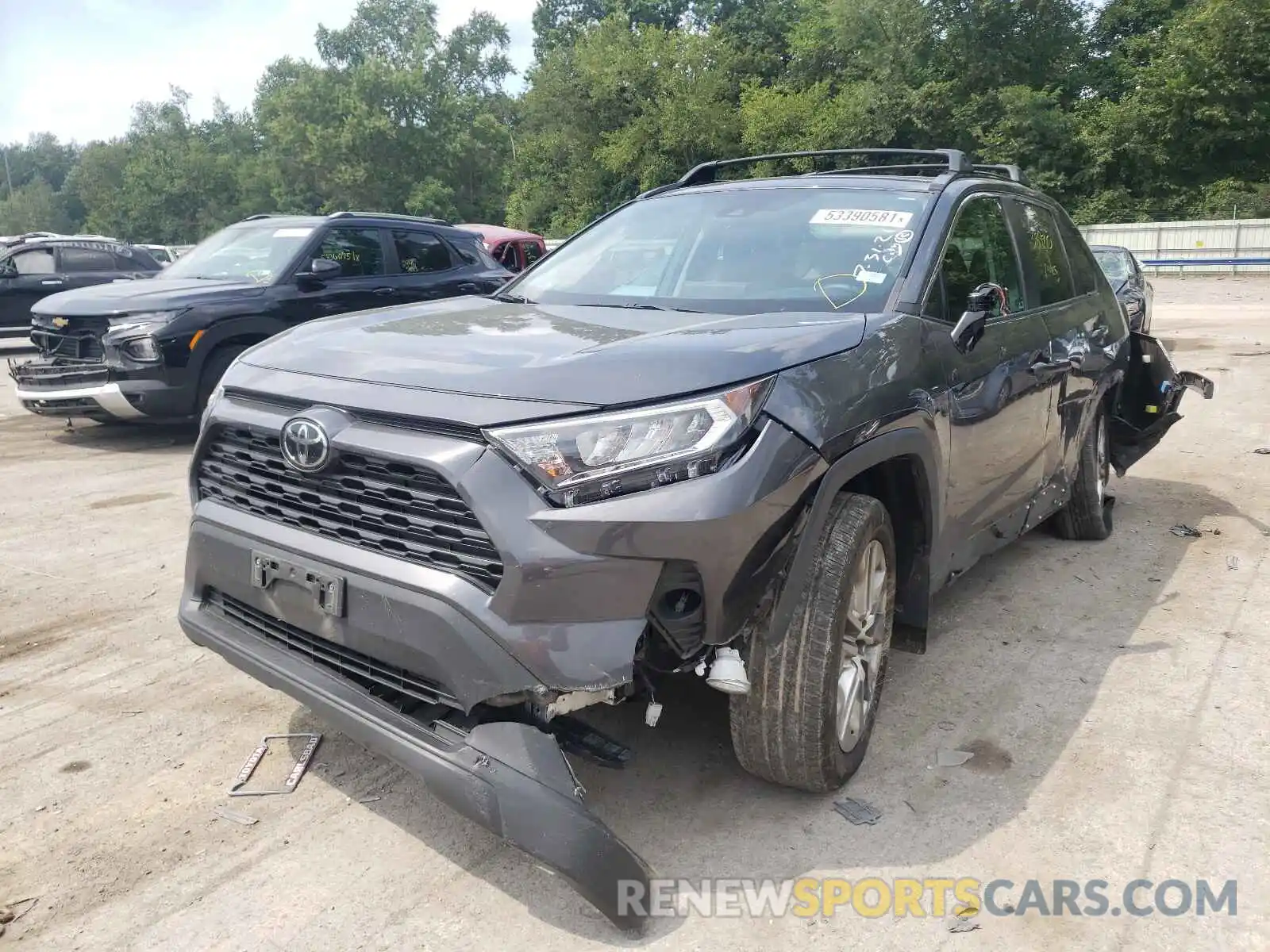 2 Photograph of a damaged car 2T3C1RFV8LW070590 TOYOTA RAV4 2020