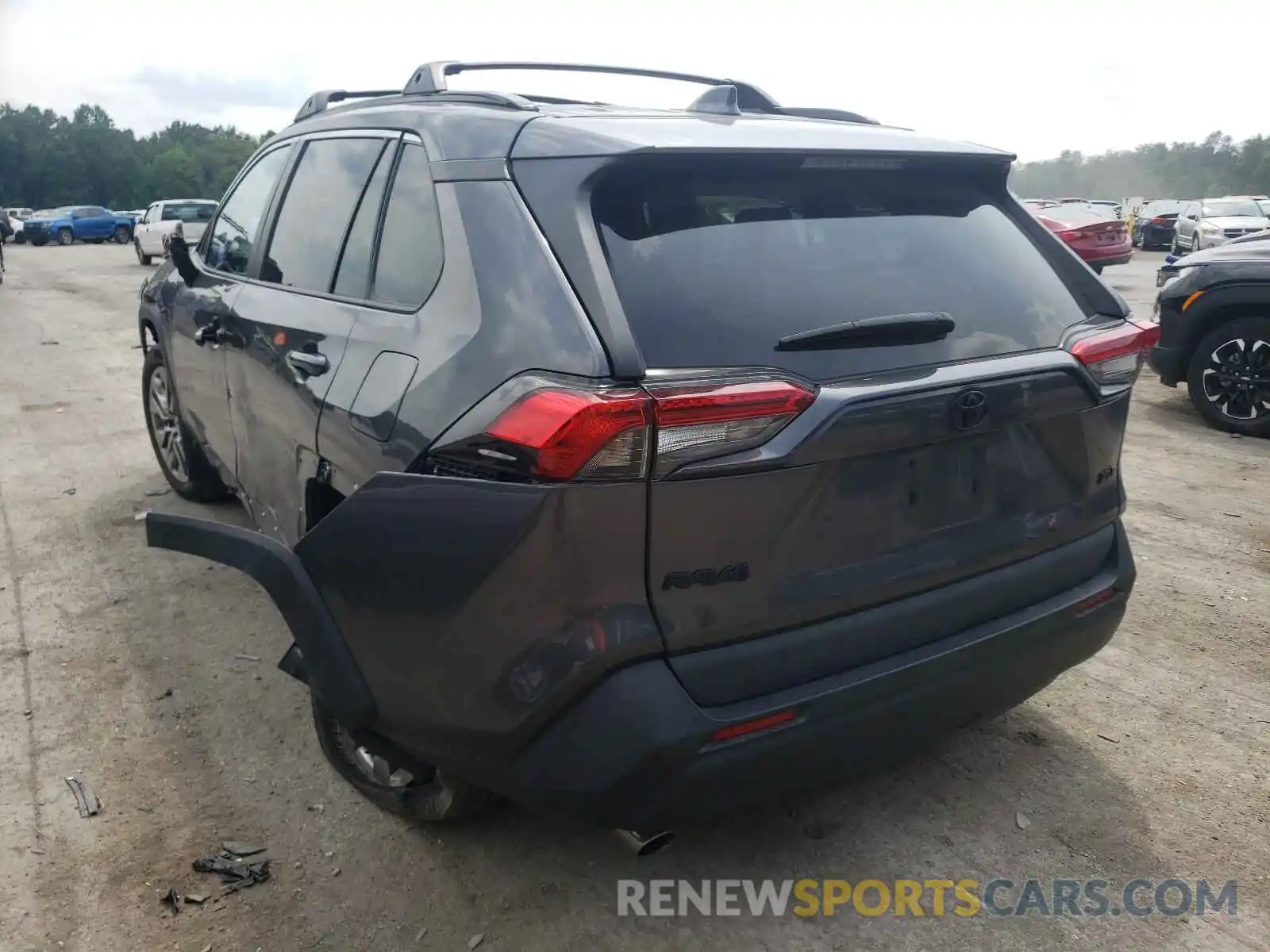 3 Photograph of a damaged car 2T3C1RFV8LW070590 TOYOTA RAV4 2020