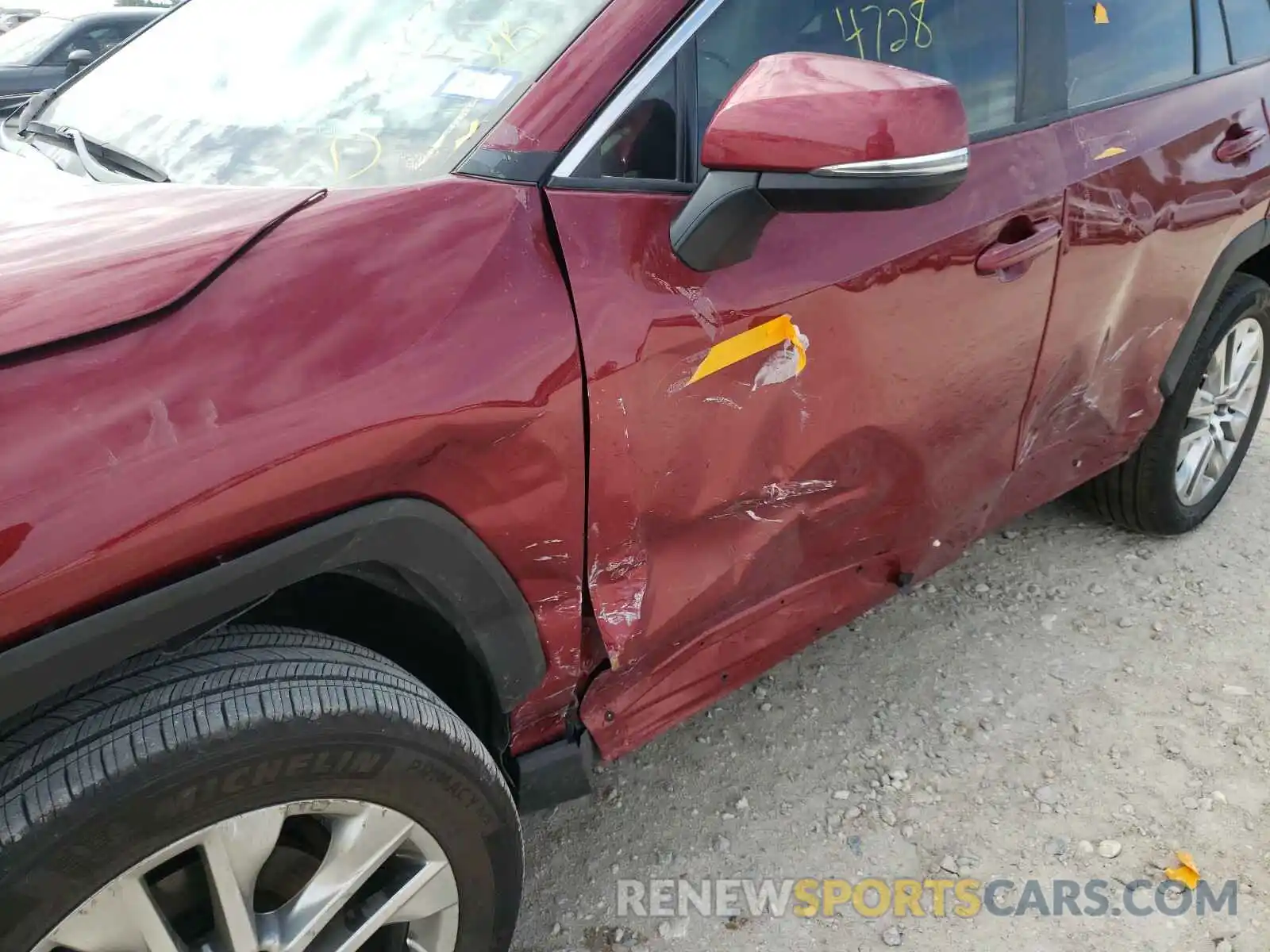 9 Photograph of a damaged car 2T3C1RFV8LW081430 TOYOTA RAV4 2020