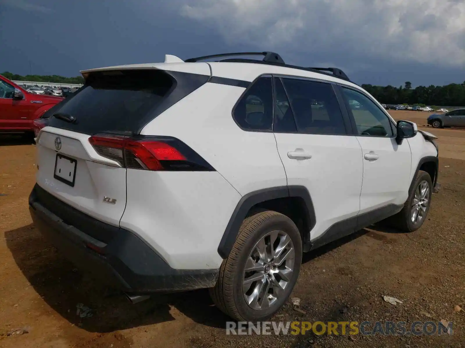 4 Photograph of a damaged car 2T3C1RFV8LW098891 TOYOTA RAV4 2020