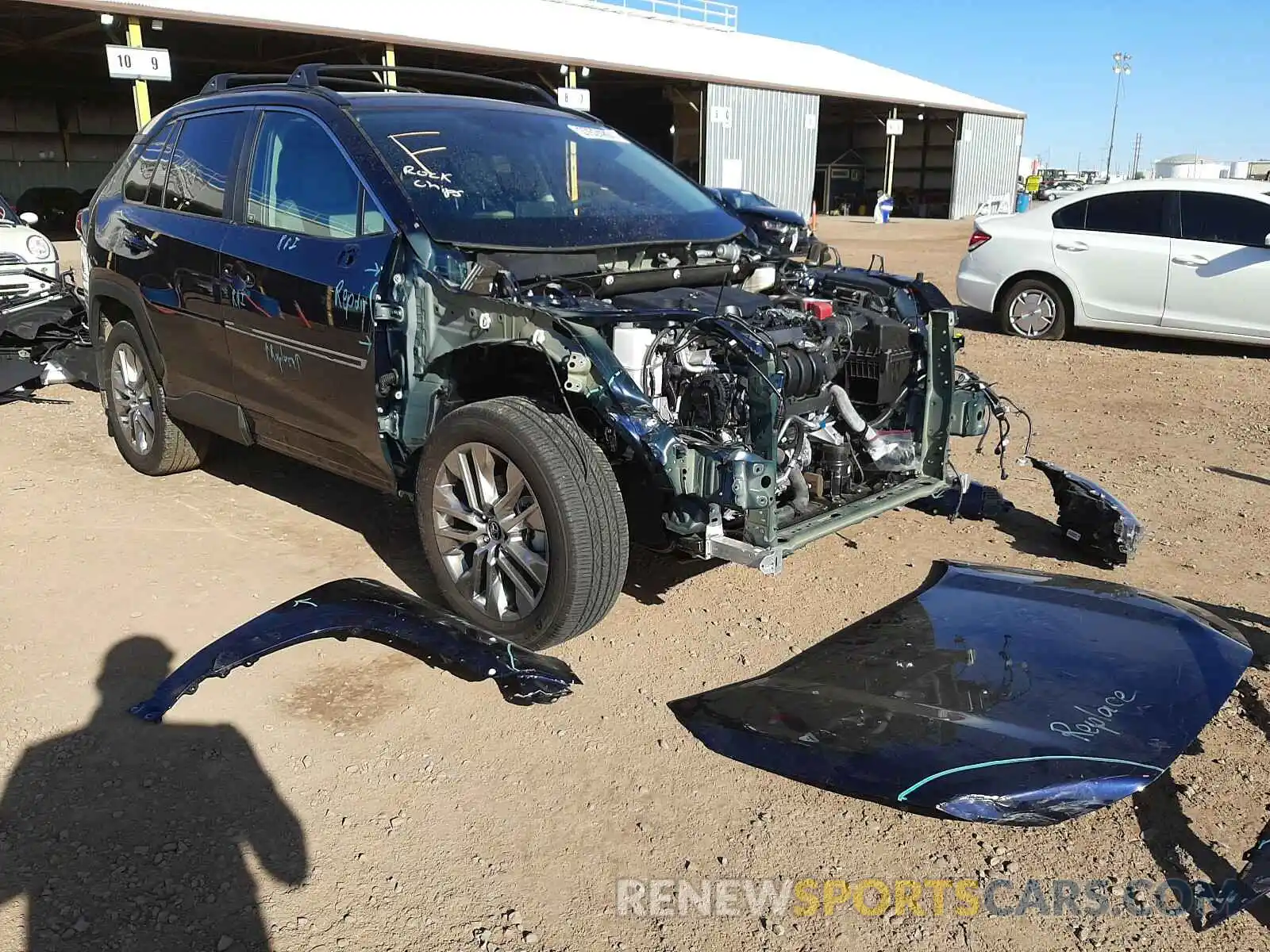 1 Photograph of a damaged car 2T3C1RFV9LW060456 TOYOTA RAV4 2020