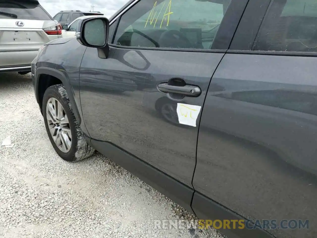 9 Photograph of a damaged car 2T3C1RFV9LW062594 TOYOTA RAV4 2020