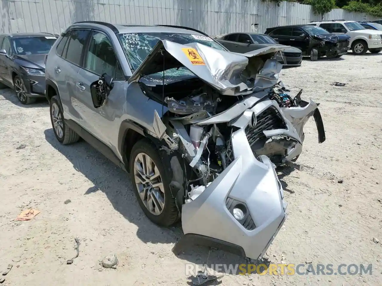 1 Photograph of a damaged car 2T3C1RFV9LW065625 TOYOTA RAV4 2020