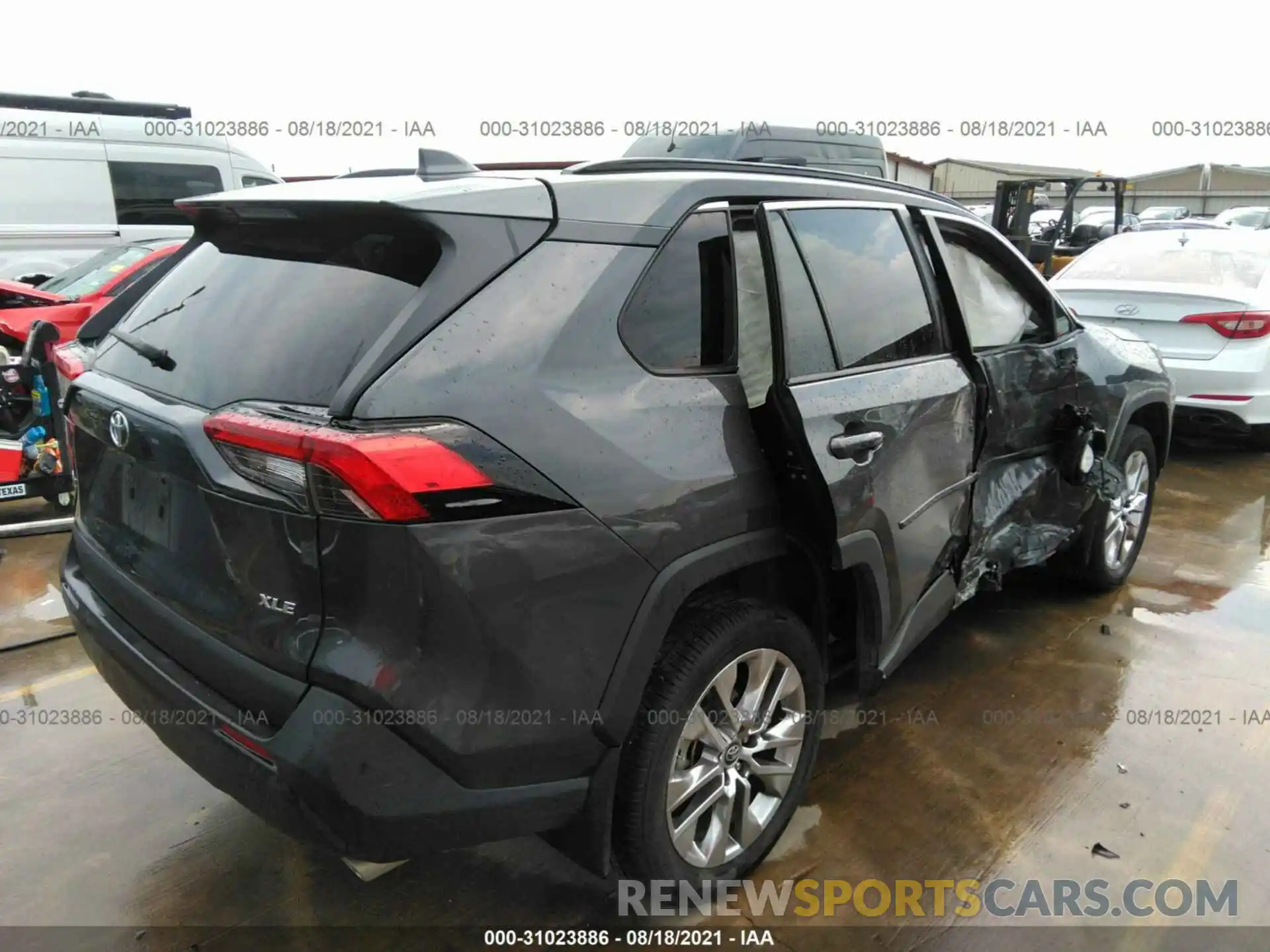 4 Photograph of a damaged car 2T3C1RFV9LW085650 TOYOTA RAV4 2020