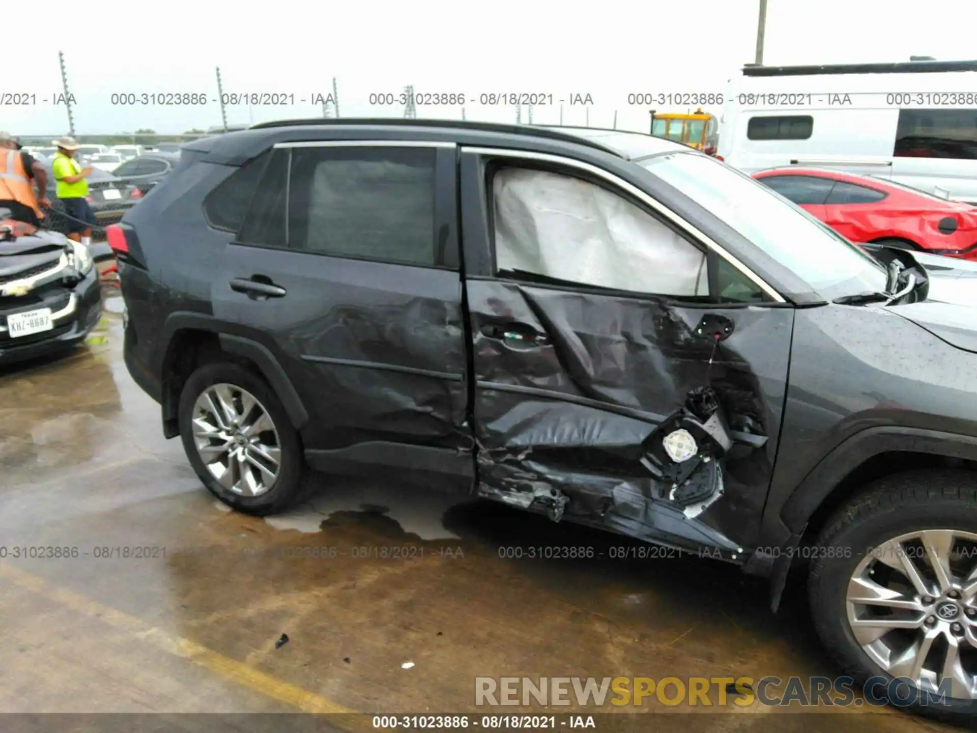 6 Photograph of a damaged car 2T3C1RFV9LW085650 TOYOTA RAV4 2020