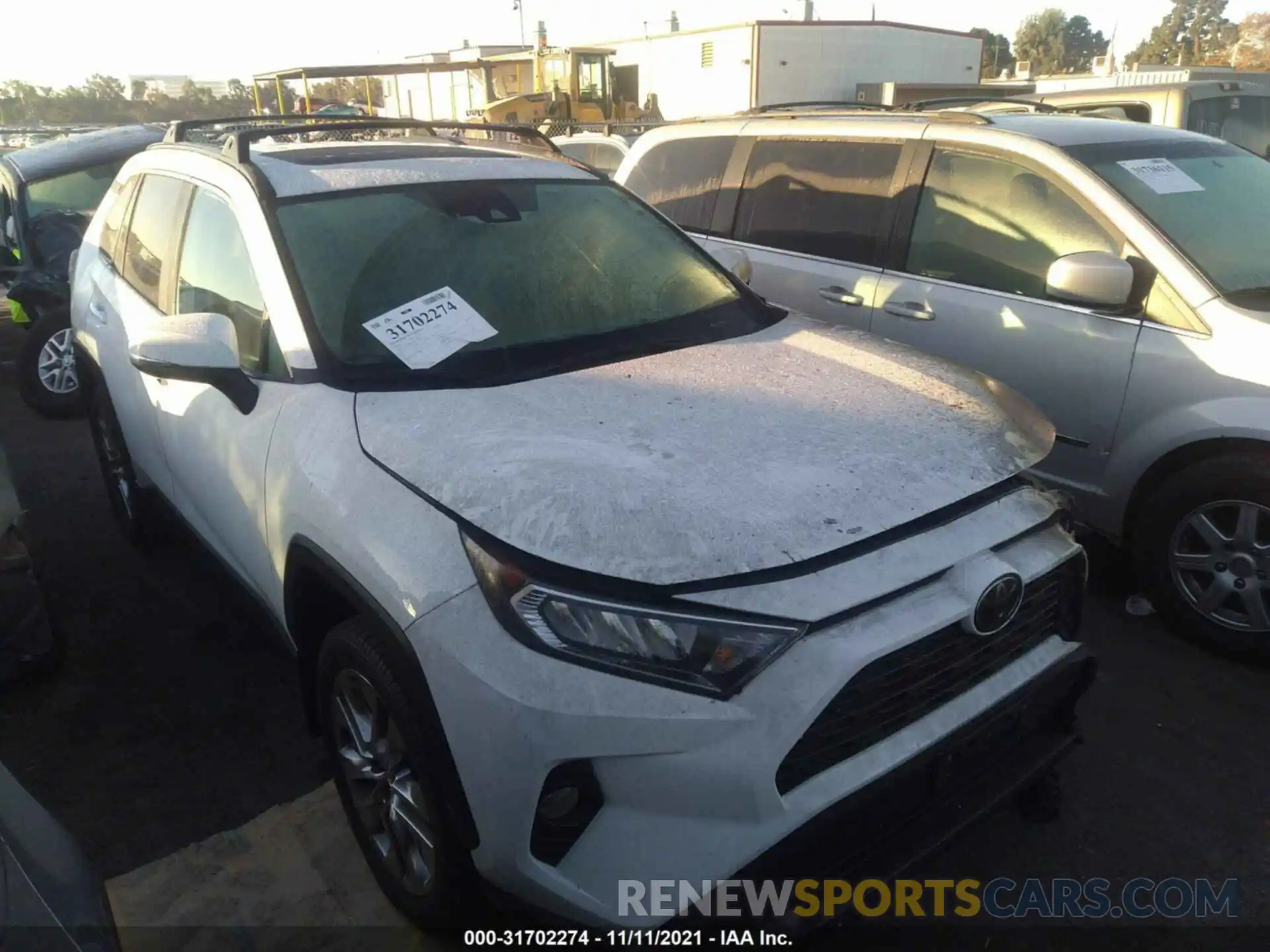 1 Photograph of a damaged car 2T3C1RFV9LW087074 TOYOTA RAV4 2020