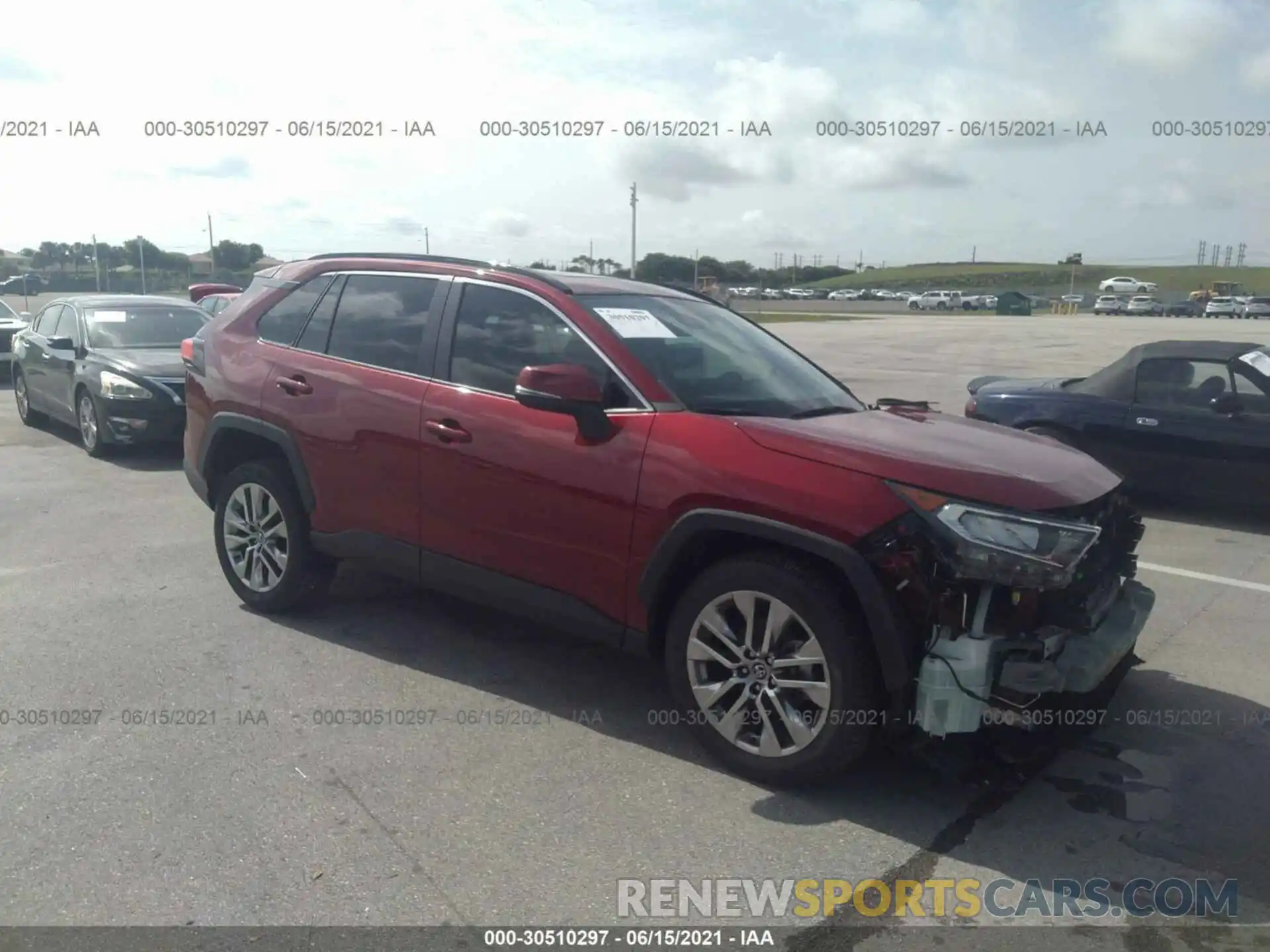 1 Photograph of a damaged car 2T3C1RFVXLC041870 TOYOTA RAV4 2020