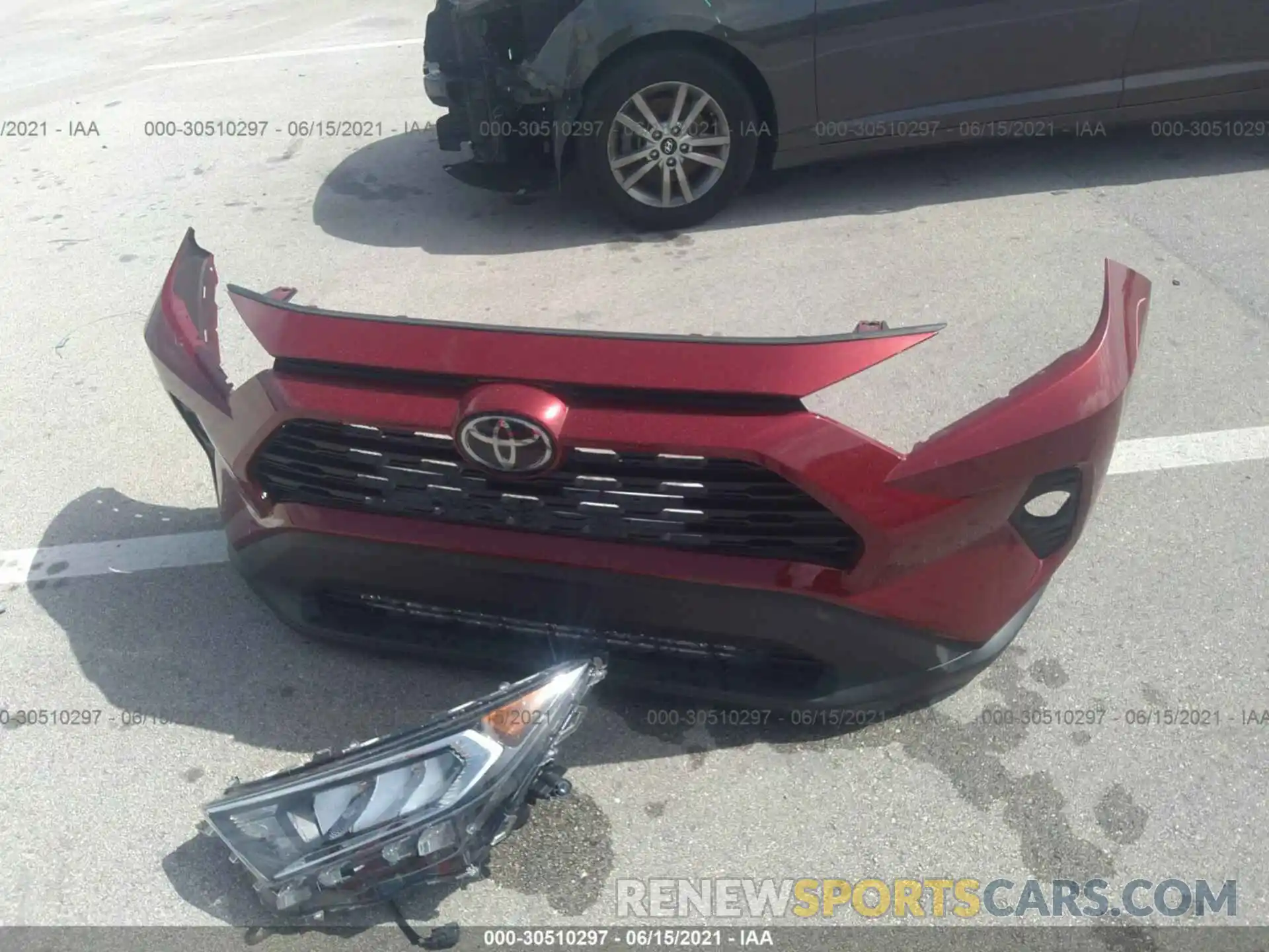 12 Photograph of a damaged car 2T3C1RFVXLC041870 TOYOTA RAV4 2020