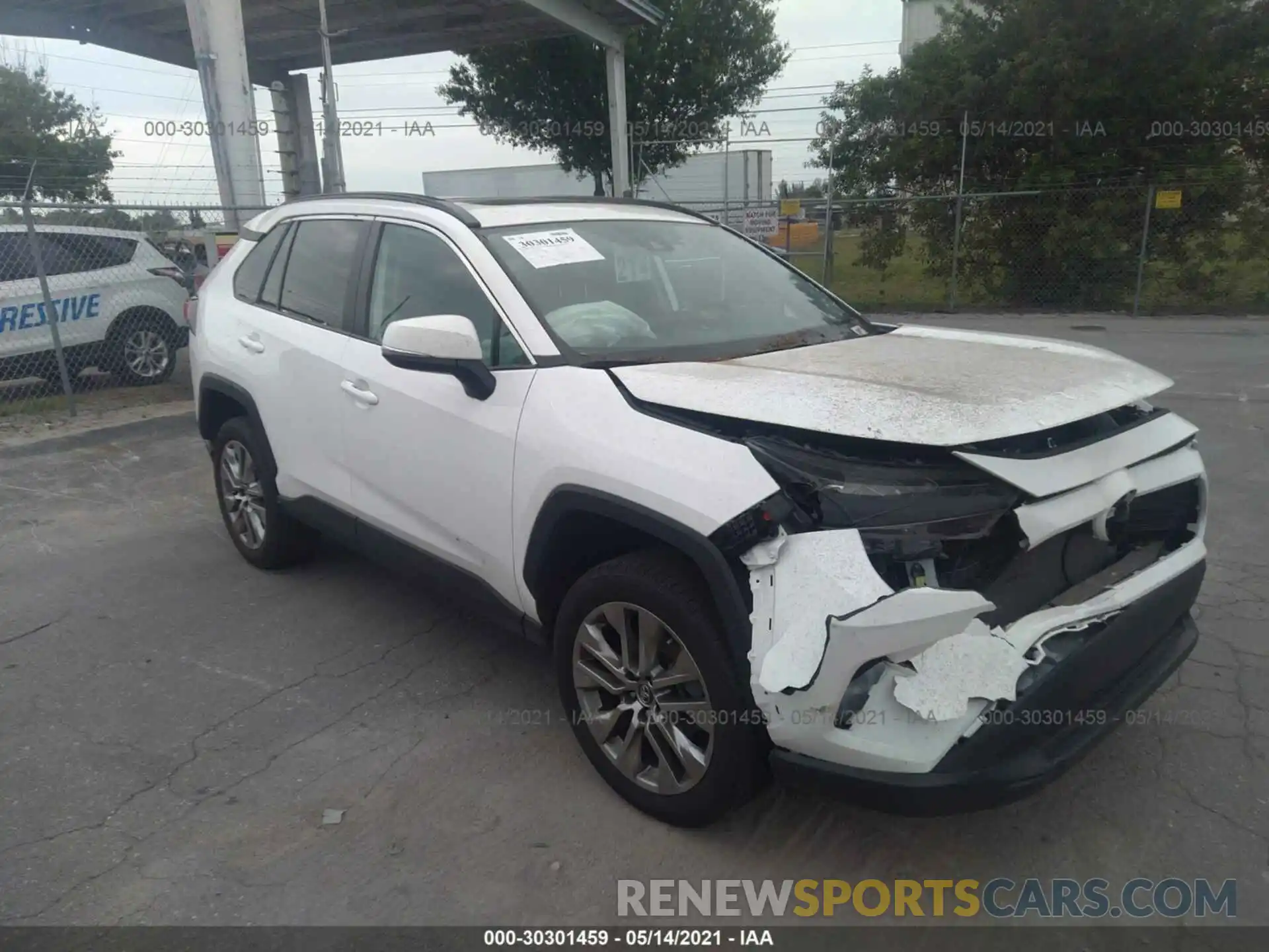 1 Photograph of a damaged car 2T3C1RFVXLC047362 TOYOTA RAV4 2020