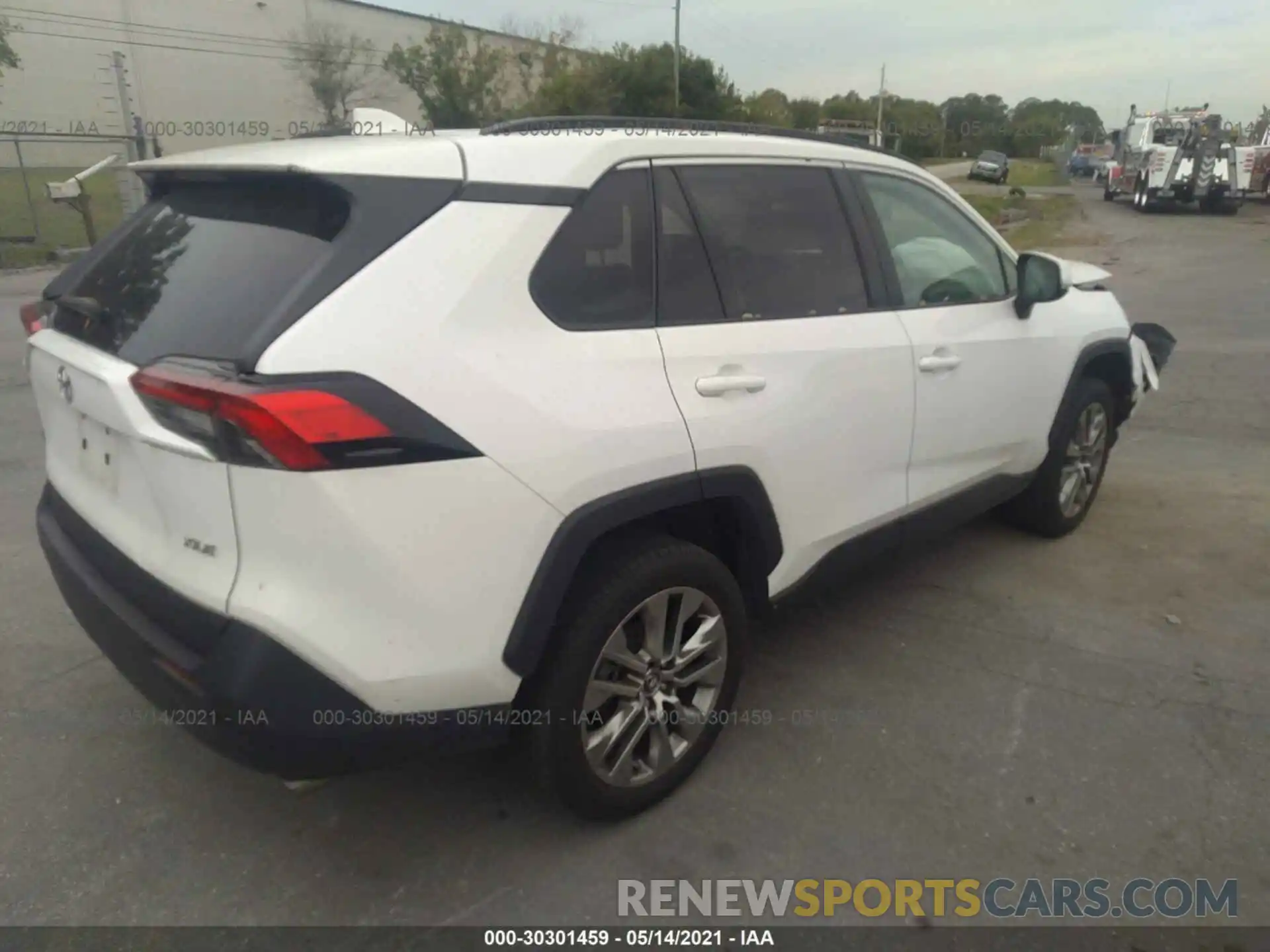 4 Photograph of a damaged car 2T3C1RFVXLC047362 TOYOTA RAV4 2020