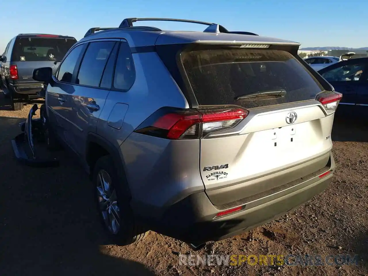 3 Photograph of a damaged car 2T3C1RFVXLC065716 TOYOTA RAV4 2020