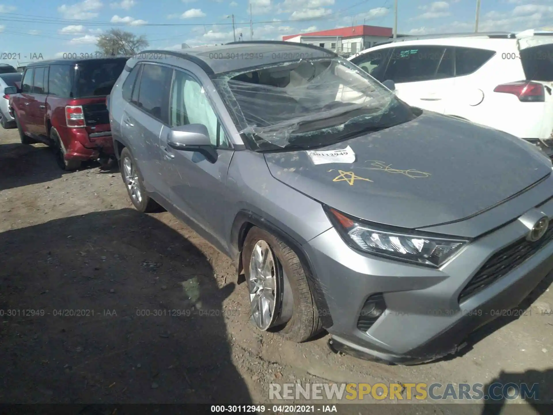 1 Photograph of a damaged car 2T3C1RFVXLC084704 TOYOTA RAV4 2020