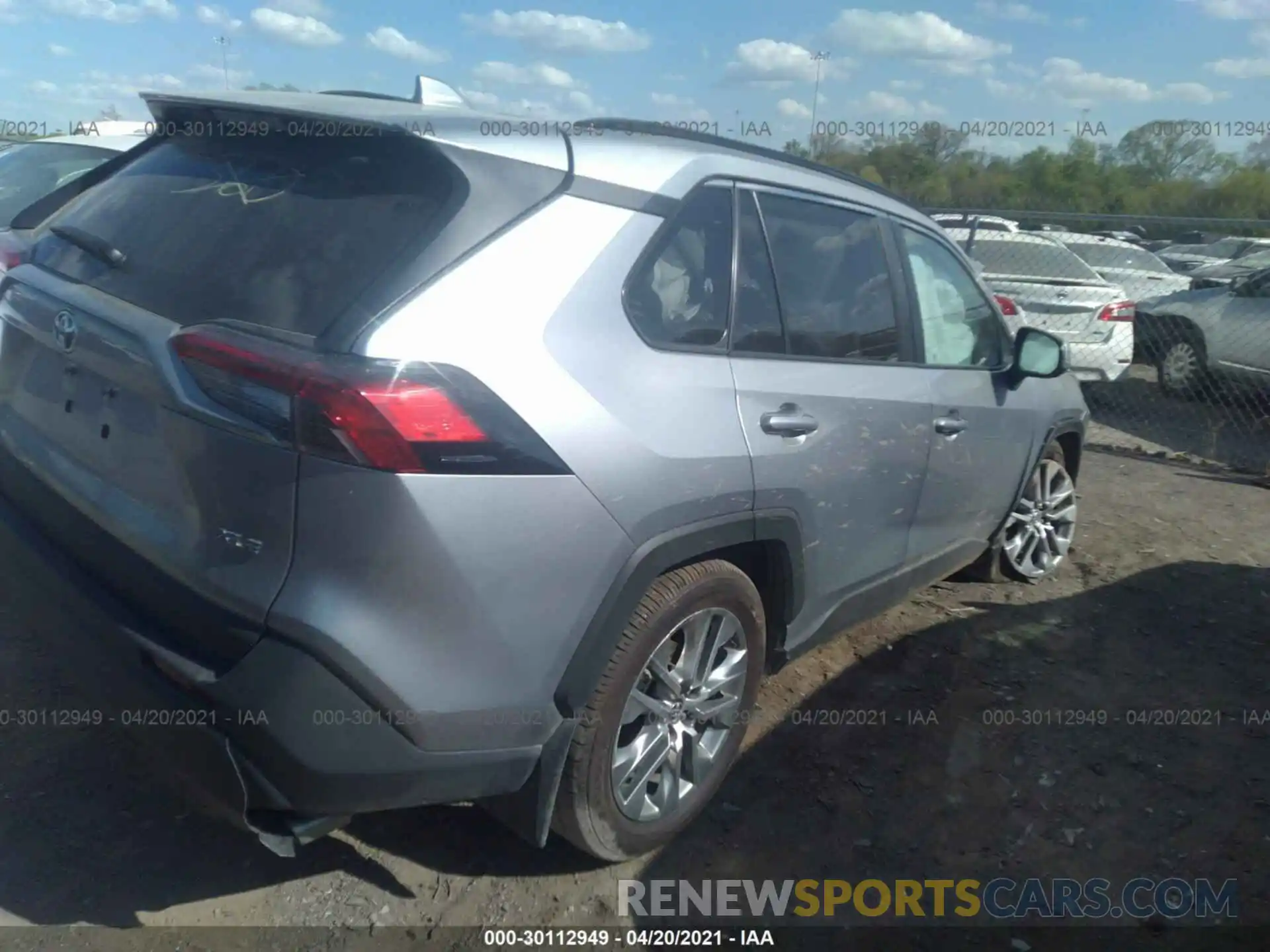 4 Photograph of a damaged car 2T3C1RFVXLC084704 TOYOTA RAV4 2020