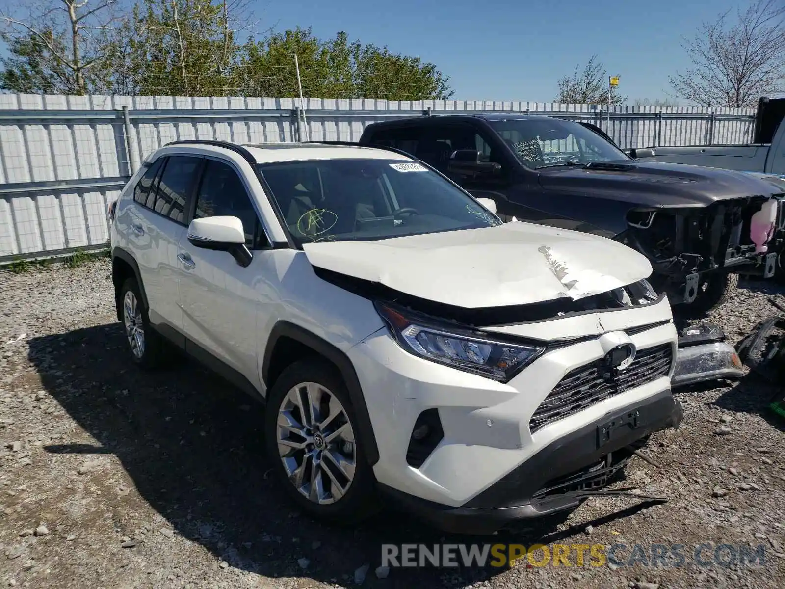 1 Photograph of a damaged car 2T3D1RFV8LW129397 TOYOTA RAV4 2020