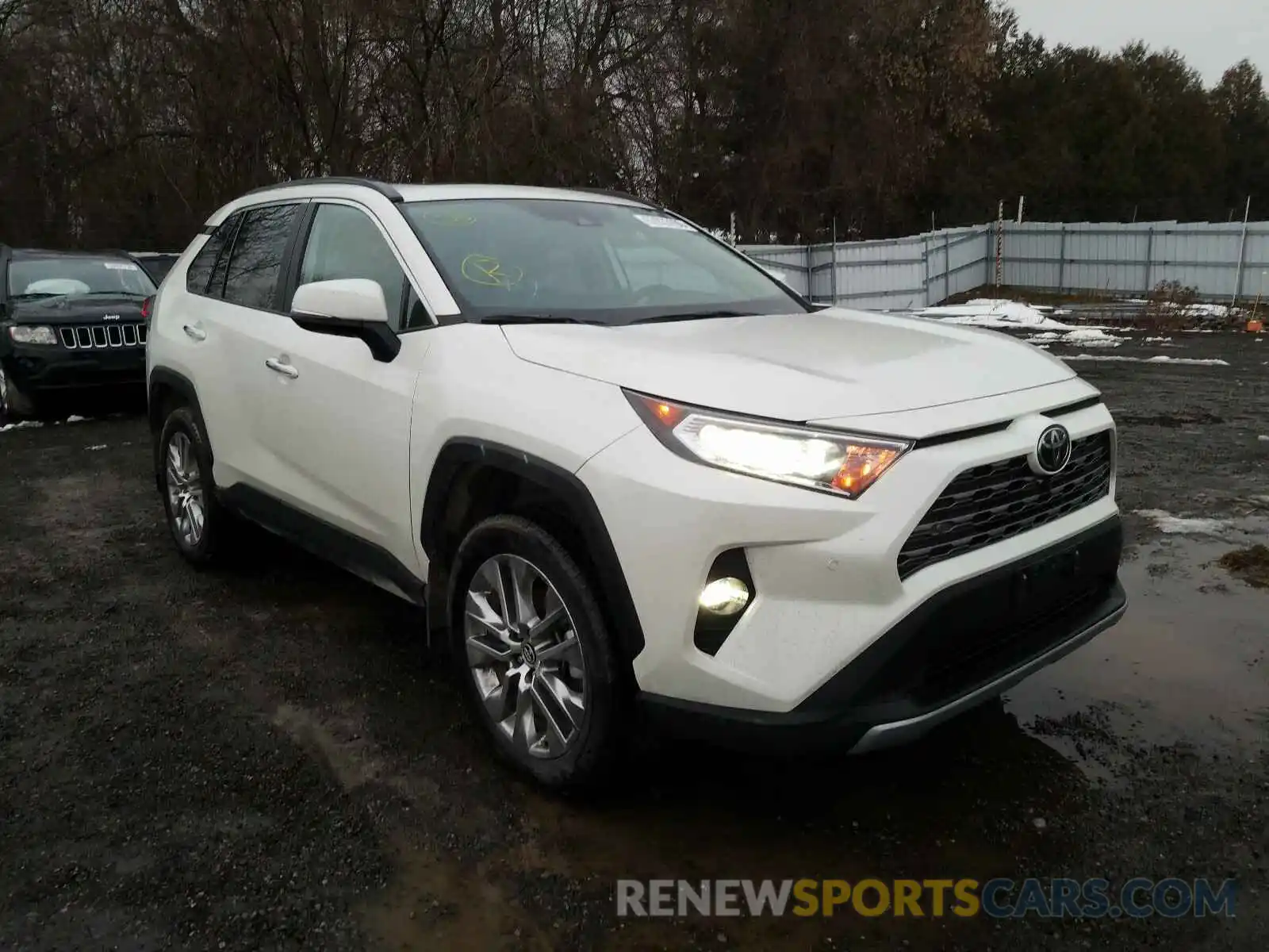 1 Photograph of a damaged car 2T3D1RFVXLC097473 TOYOTA RAV4 2020