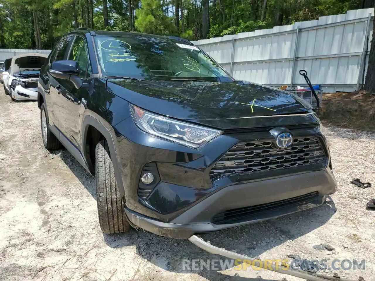 1 Photograph of a damaged car 2T3DWRFV0LW052252 TOYOTA RAV4 2020