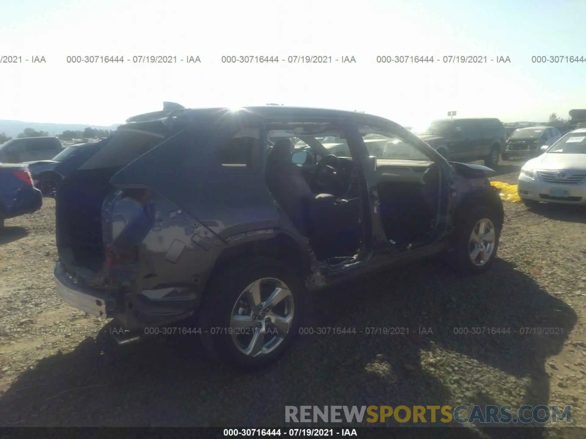 4 Photograph of a damaged car 2T3DWRFV0LW076292 TOYOTA RAV4 2020