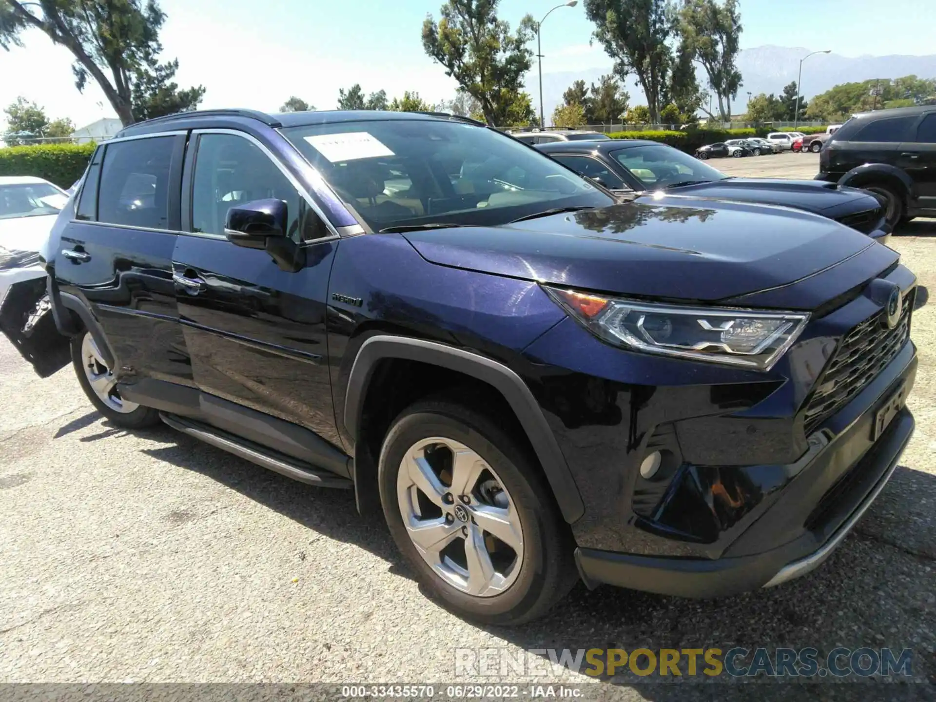 1 Photograph of a damaged car 2T3DWRFV1LW076057 TOYOTA RAV4 2020