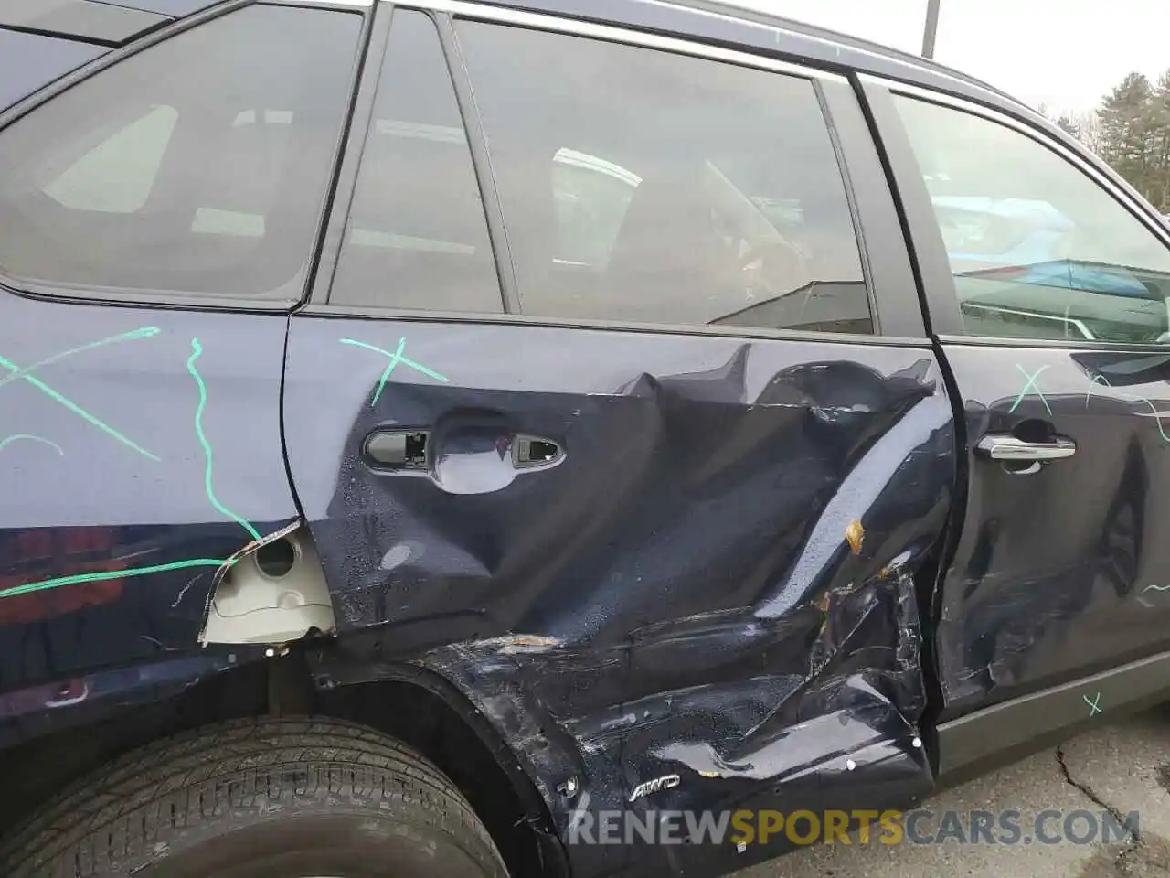 10 Photograph of a damaged car 2T3DWRFV2LW050261 TOYOTA RAV4 2020