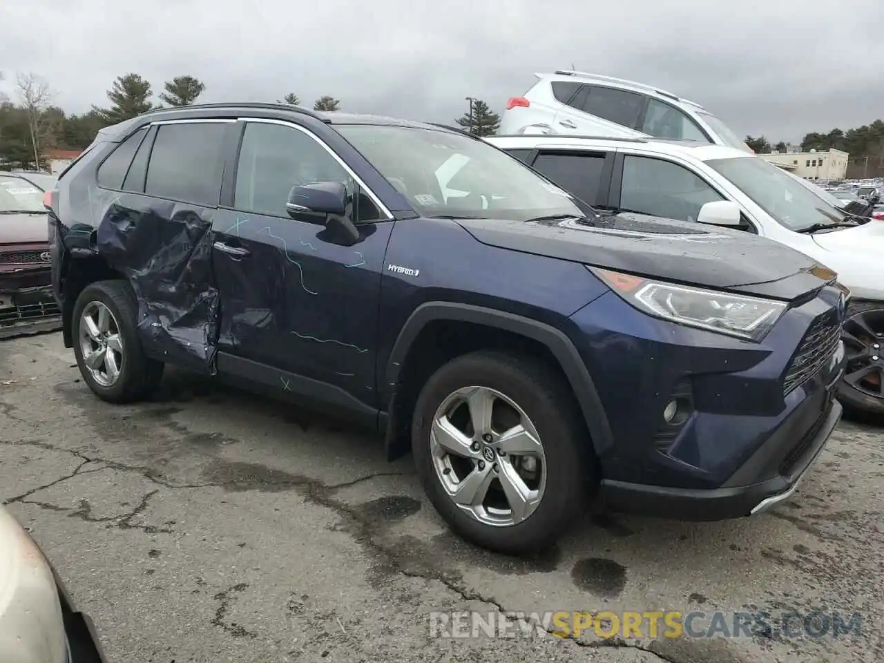 4 Photograph of a damaged car 2T3DWRFV2LW050261 TOYOTA RAV4 2020