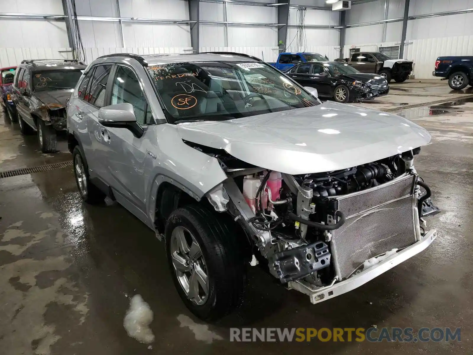 1 Photograph of a damaged car 2T3DWRFV2LW059509 TOYOTA RAV4 2020