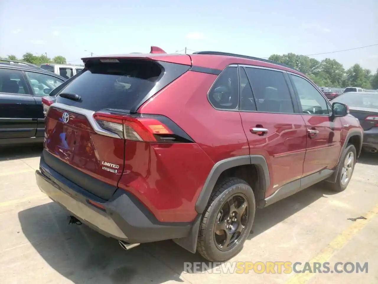 4 Photograph of a damaged car 2T3DWRFV2LW073815 TOYOTA RAV4 2020