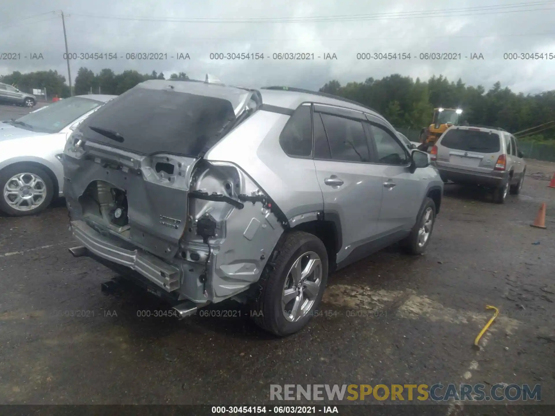 4 Photograph of a damaged car 2T3DWRFV4LW070298 TOYOTA RAV4 2020