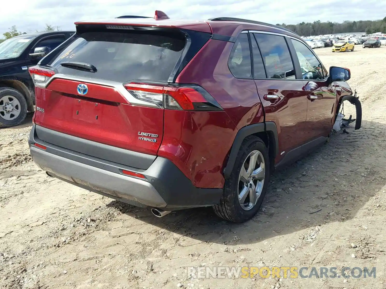 4 Photograph of a damaged car 2T3DWRFV5LW060119 TOYOTA RAV4 2020