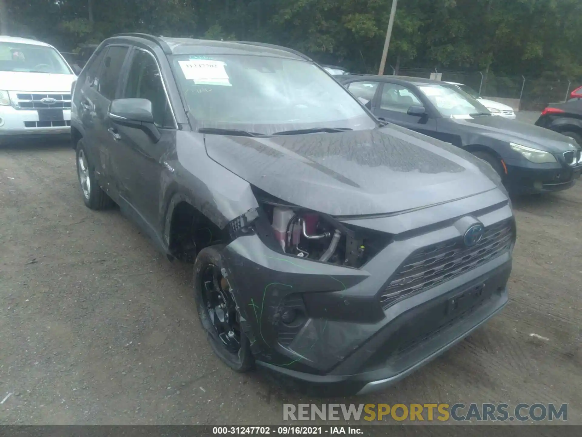 1 Photograph of a damaged car 2T3DWRFV5LW067426 TOYOTA RAV4 2020