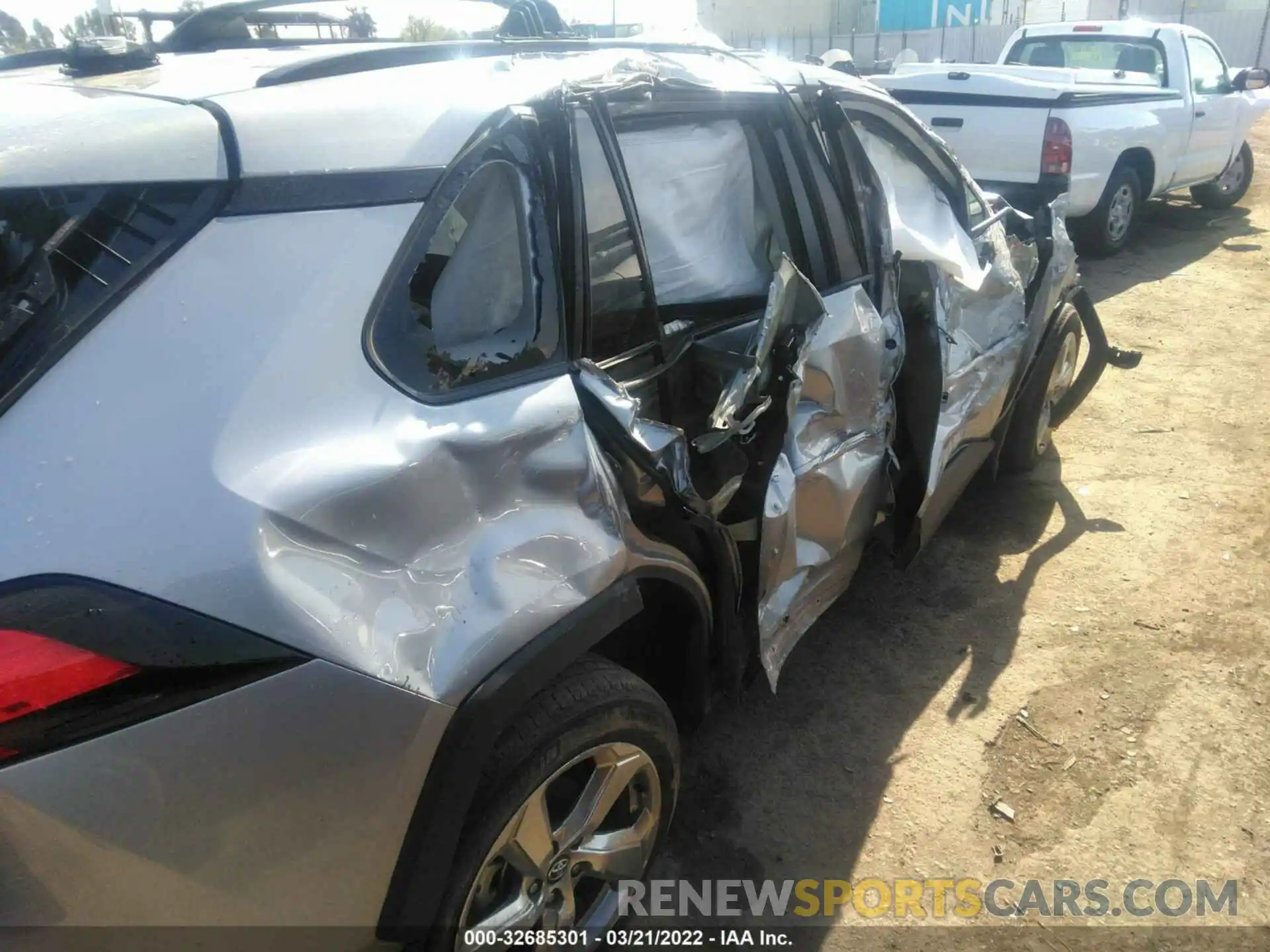 6 Photograph of a damaged car 2T3DWRFV5LW068267 TOYOTA RAV4 2020