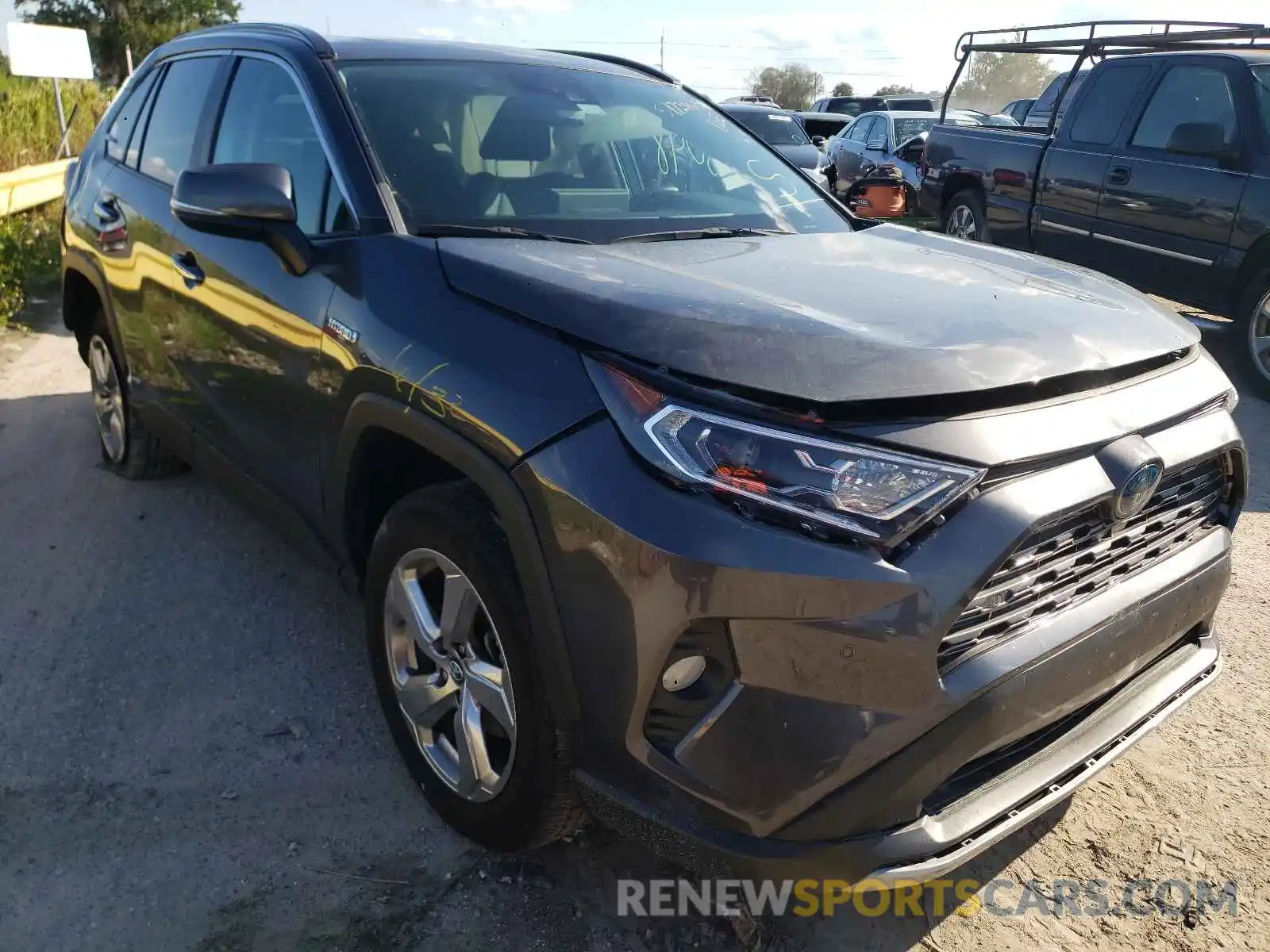 1 Photograph of a damaged car 2T3DWRFV5LW073548 TOYOTA RAV4 2020