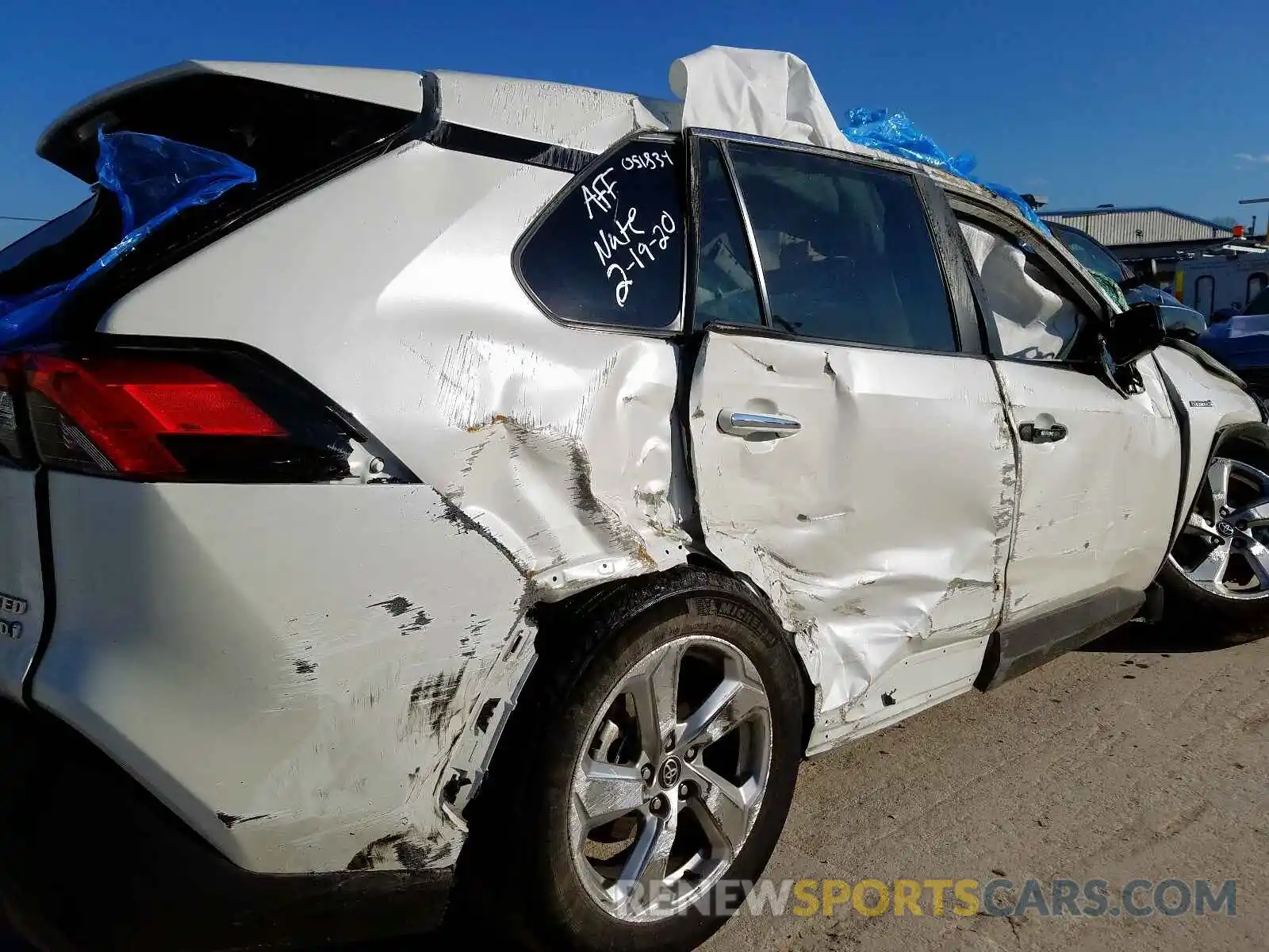 9 Photograph of a damaged car 2T3DWRFV6LW051834 TOYOTA RAV4 2020