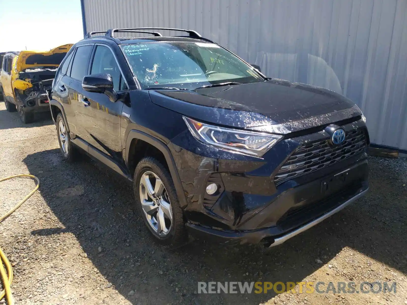 1 Photograph of a damaged car 2T3DWRFV6LW052837 TOYOTA RAV4 2020