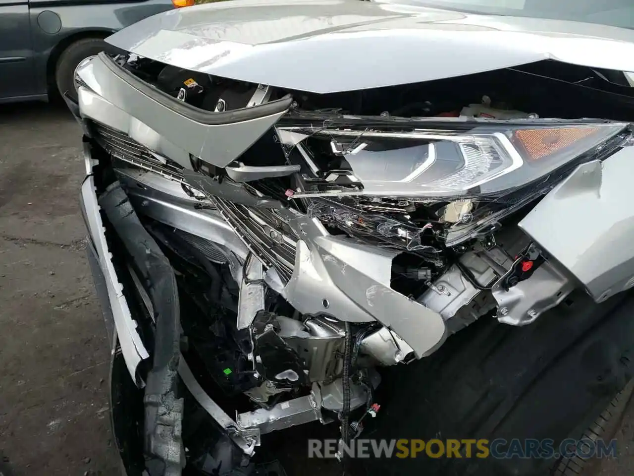 9 Photograph of a damaged car 2T3DWRFV7LW057044 TOYOTA RAV4 2020