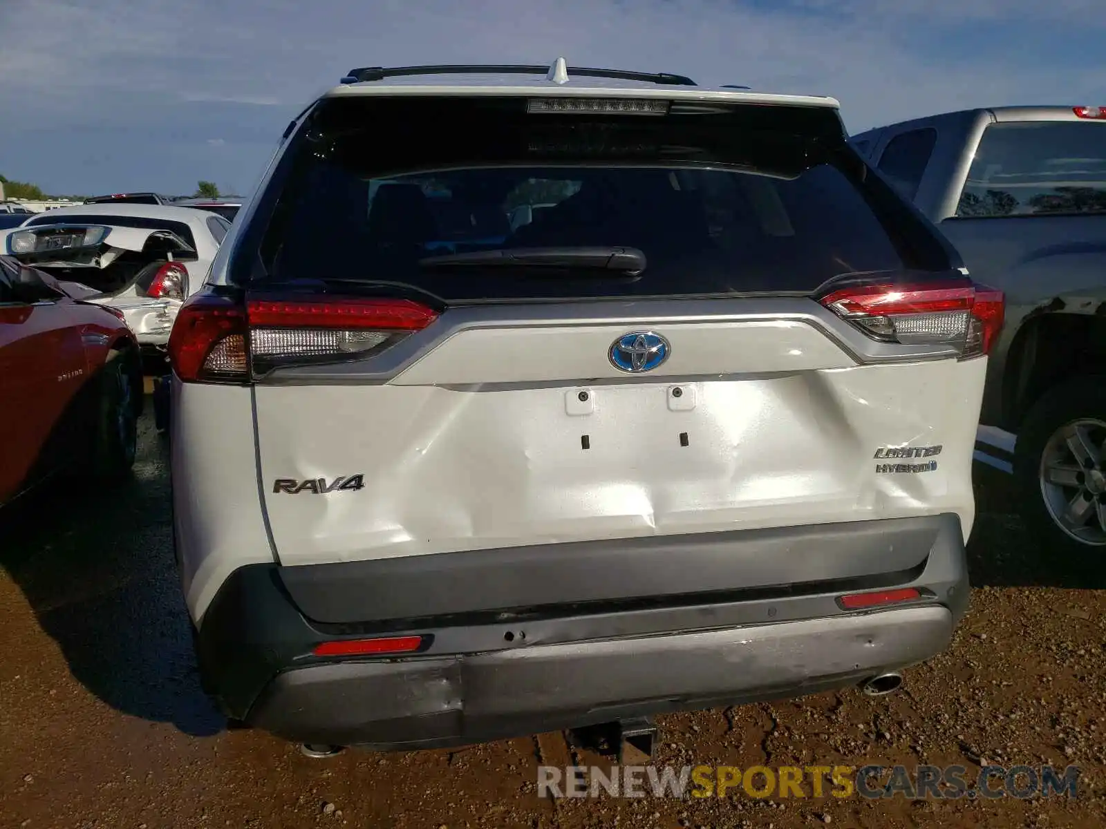 9 Photograph of a damaged car 2T3DWRFV9LW061886 TOYOTA RAV4 2020