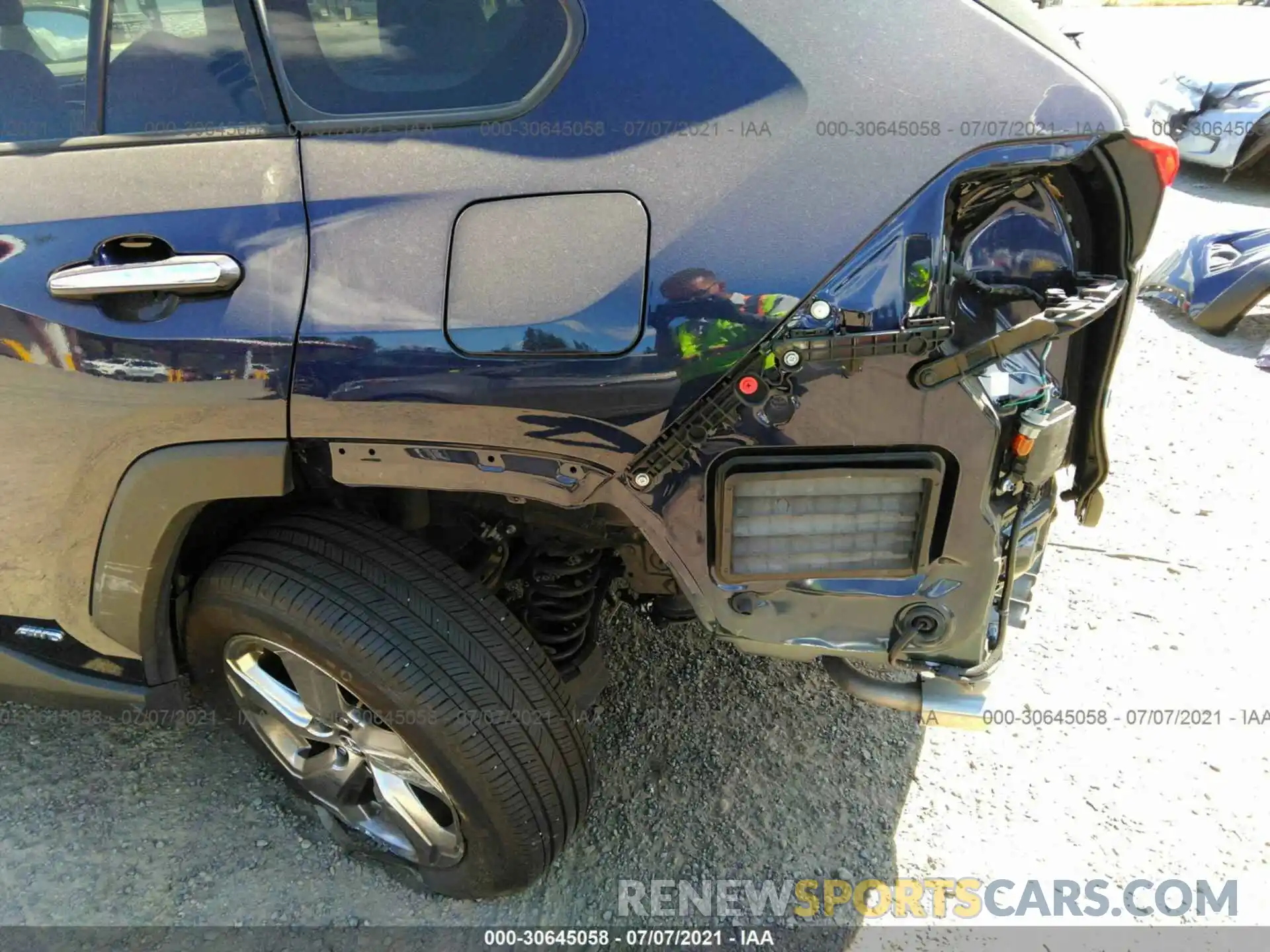 6 Photograph of a damaged car 2T3DWRFVXLW055384 TOYOTA RAV4 2020