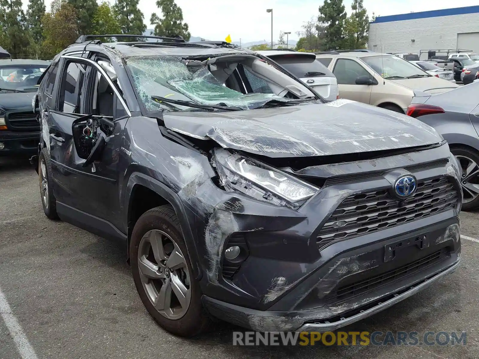 1 Photograph of a damaged car 2T3DWRFVXLW059399 TOYOTA RAV4 2020