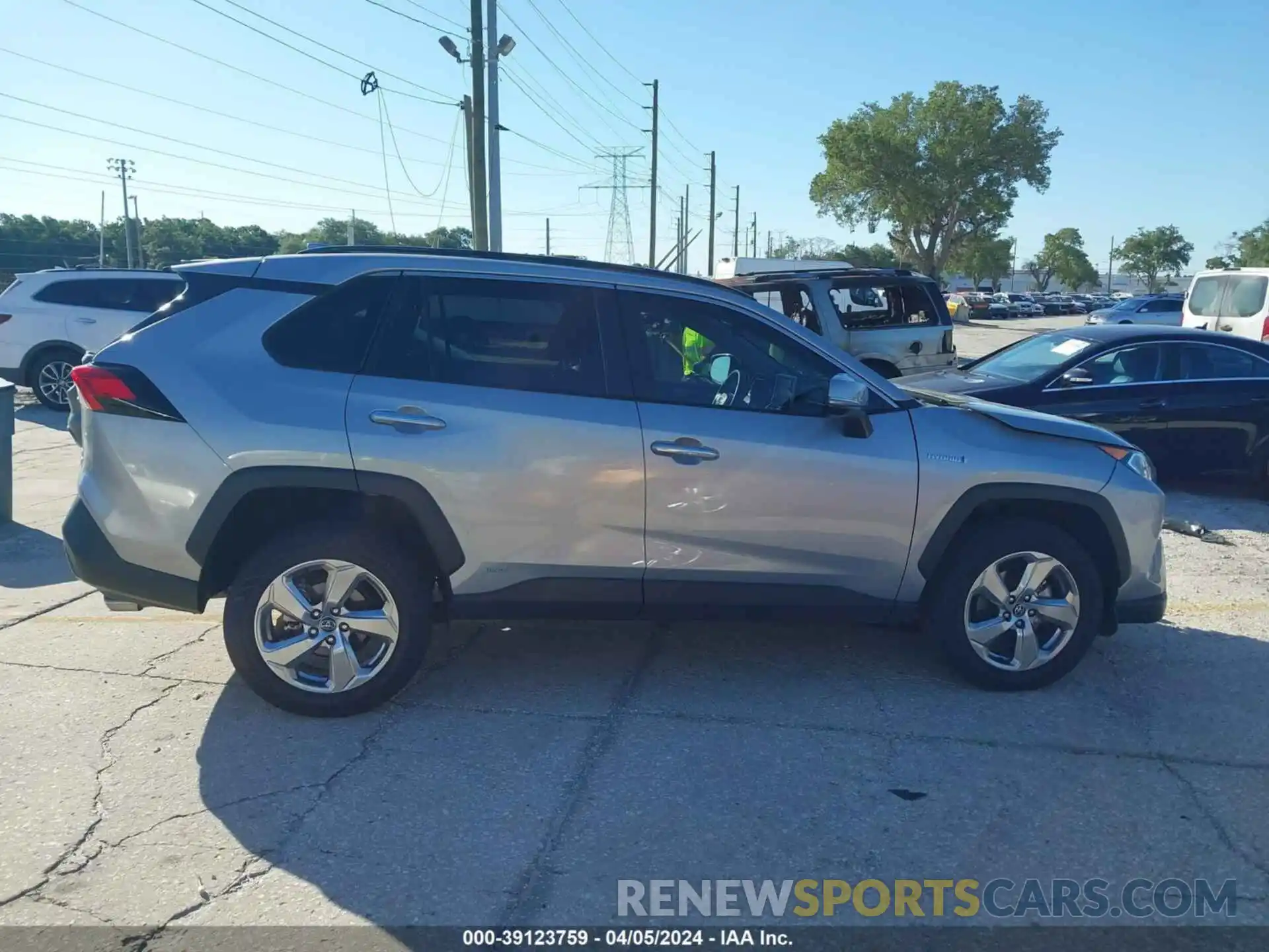 13 Photograph of a damaged car 2T3DWRFVXLW070192 TOYOTA RAV4 2020