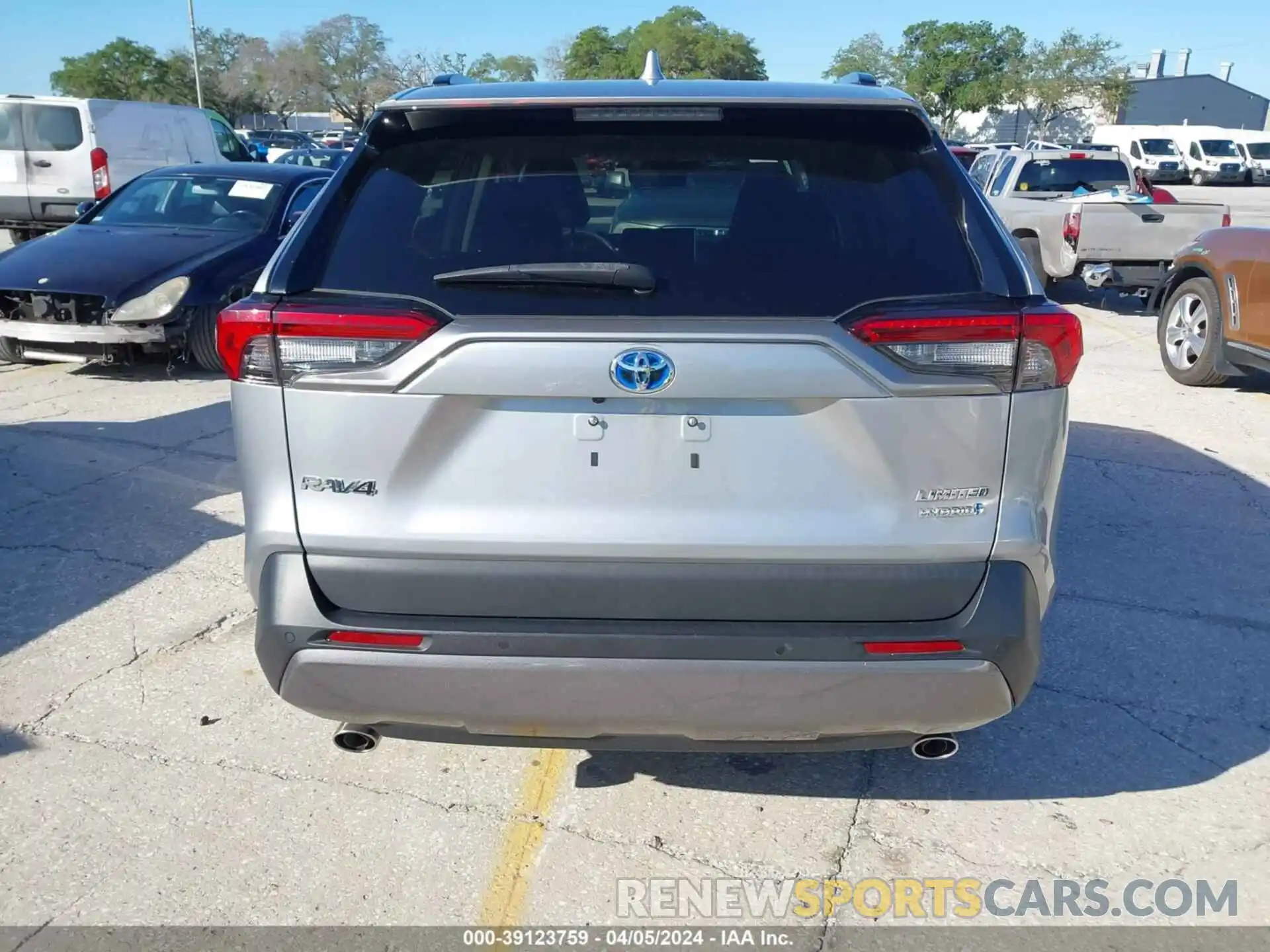 16 Photograph of a damaged car 2T3DWRFVXLW070192 TOYOTA RAV4 2020