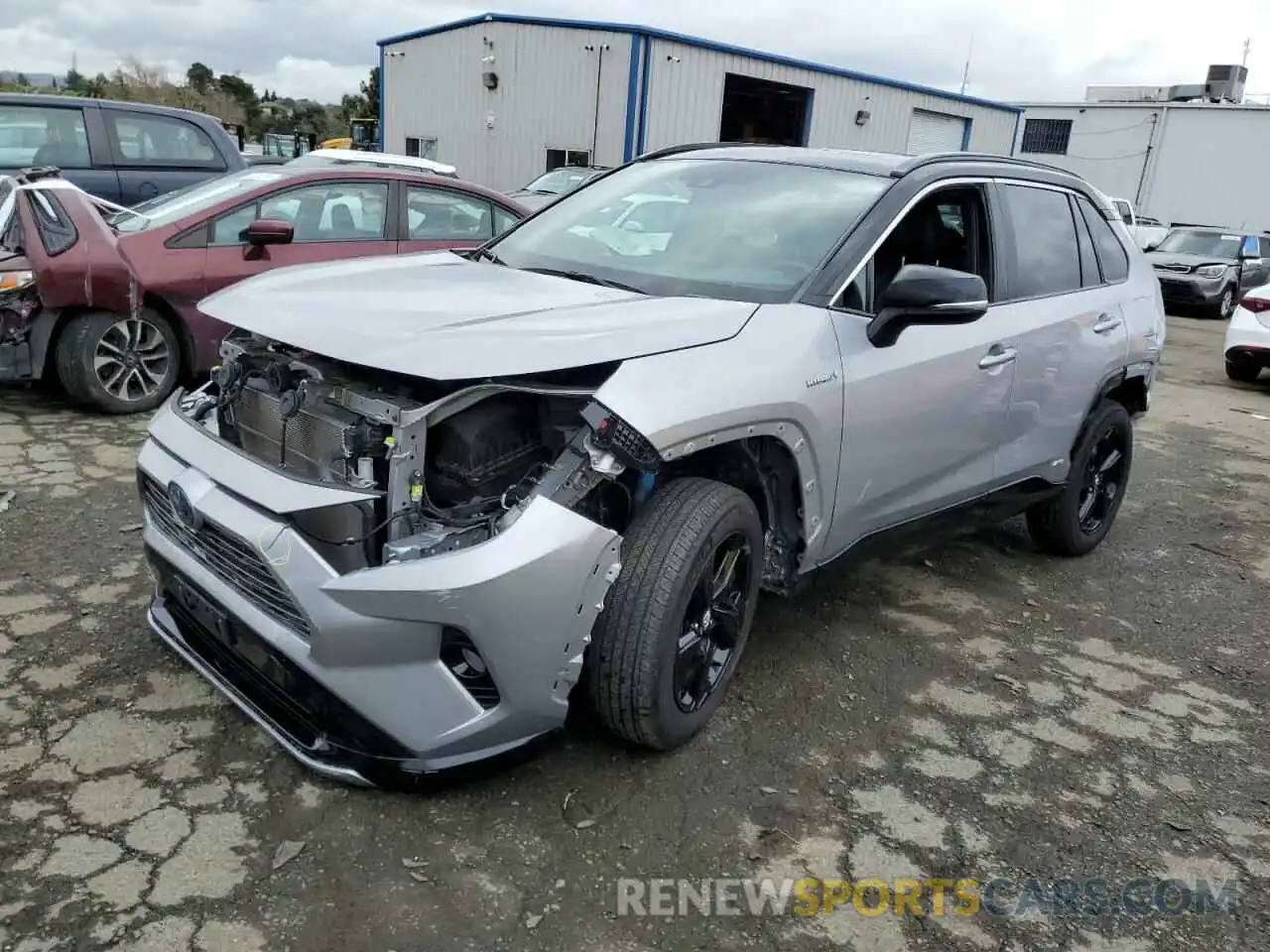 1 Photograph of a damaged car 2T3E6RFV3LW001140 TOYOTA RAV4 2020